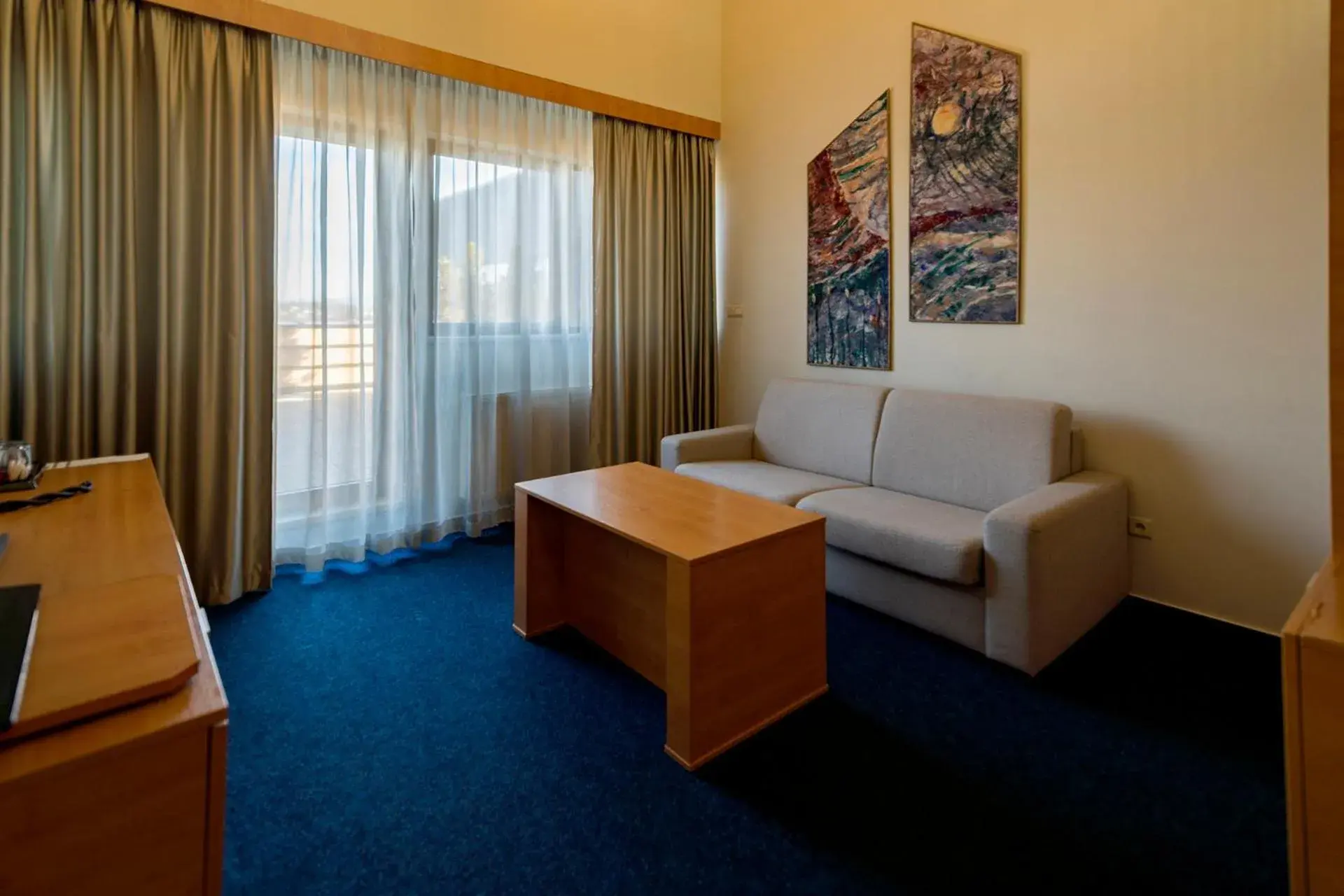 Maisonette Family Room (2 Adults + 2 Children) in Hotel AquaCity Seasons Maisonette Family Room (2 Adults + 2 Children) in Hotel AquaCity Seasons