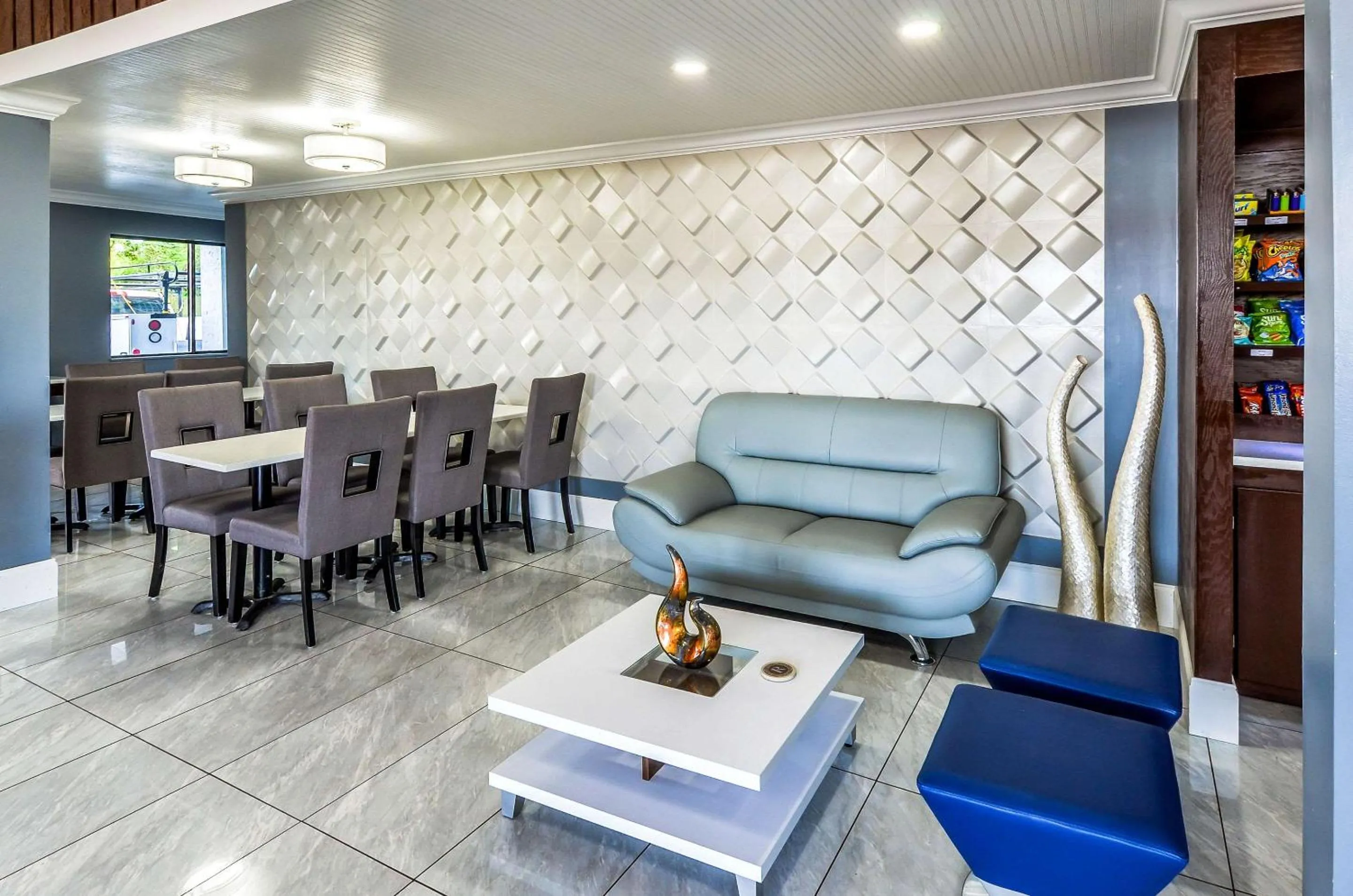 Lobby or reception in Rodeway Inn North Charleston - Ashley Phosphate