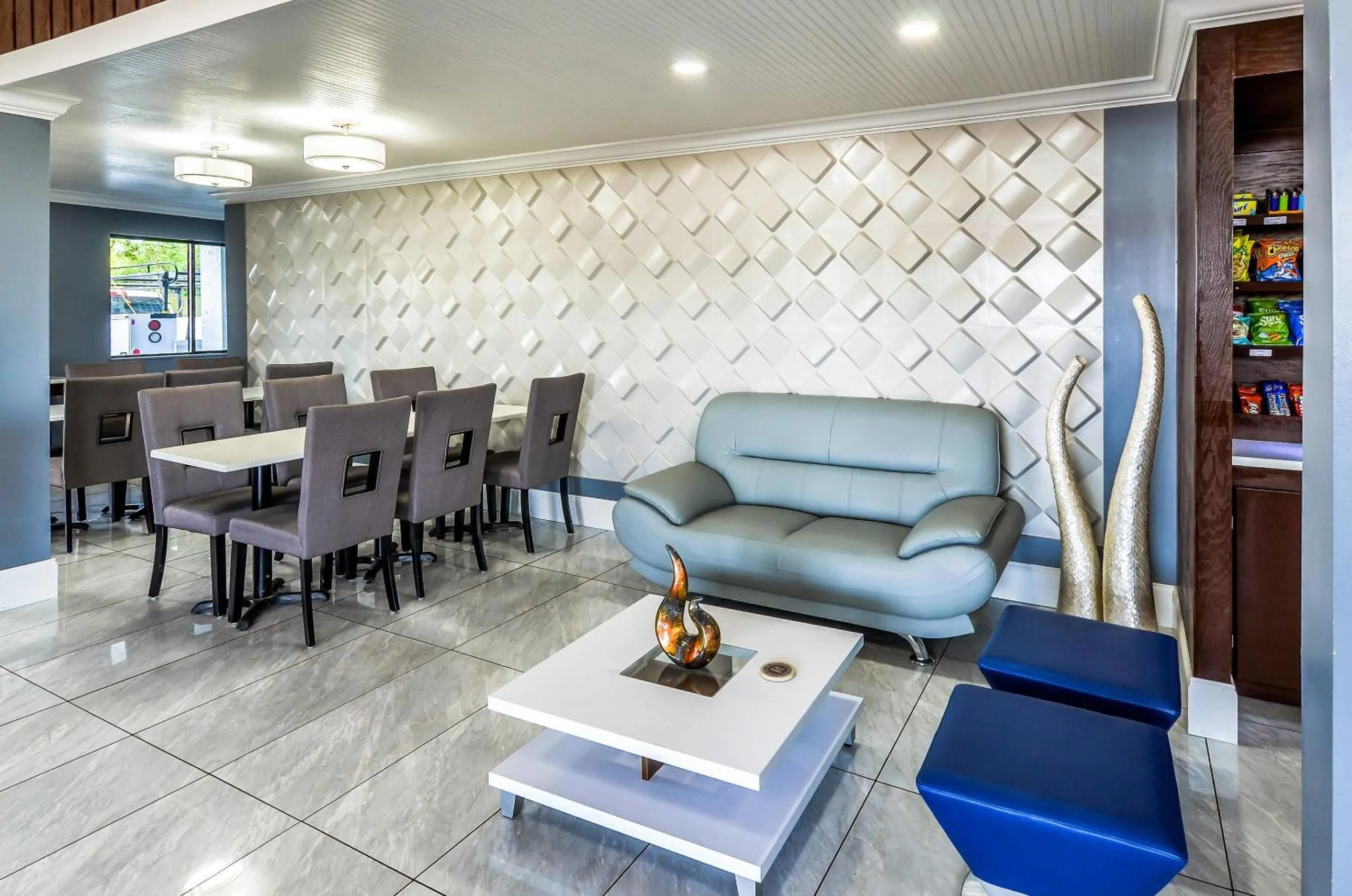 Lobby or reception in Rodeway Inn North Charleston - Ashley Phosphate