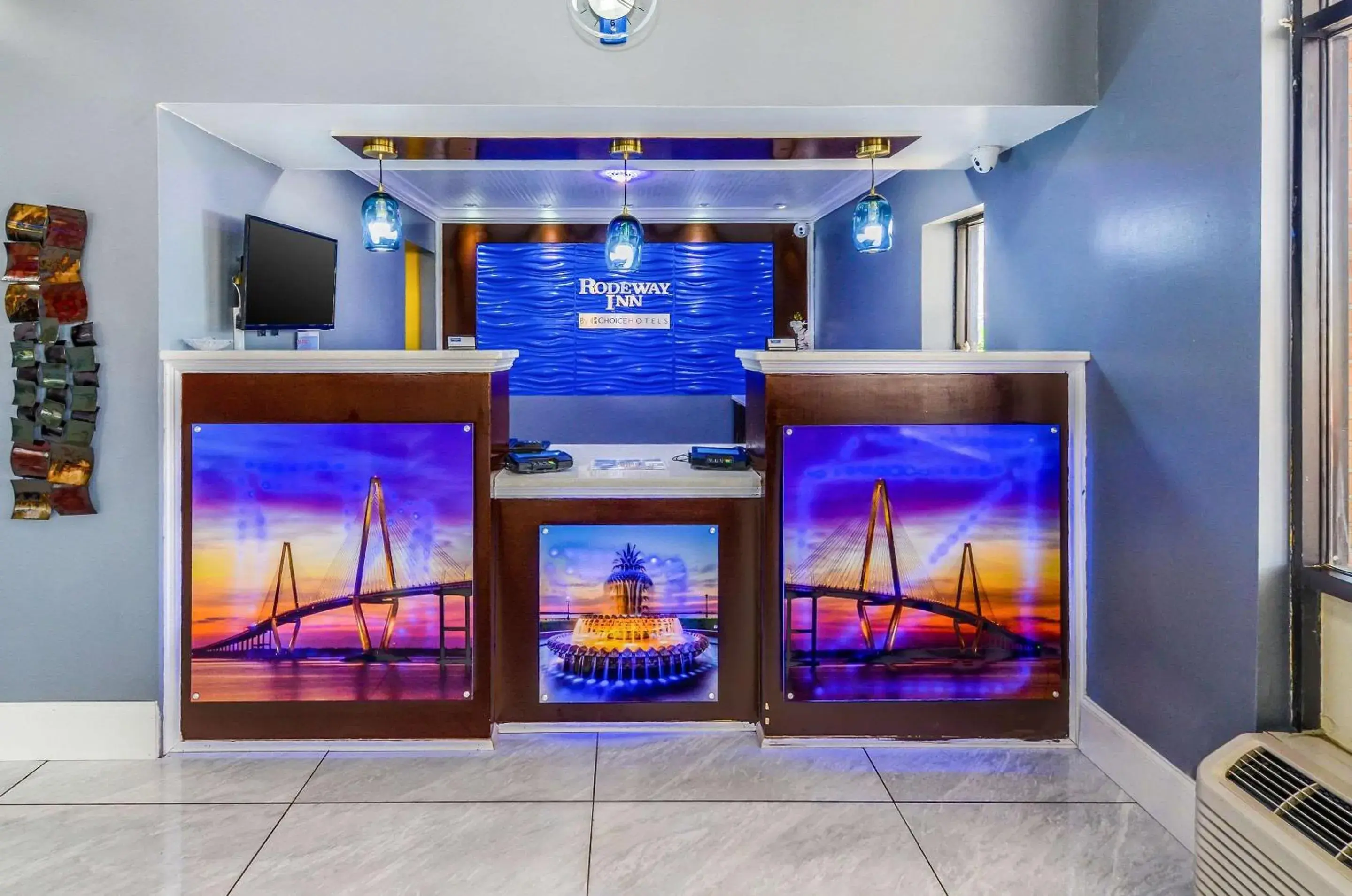 Lobby or reception in Rodeway Inn North Charleston - Ashley Phosphate Lobby or reception in Rodeway Inn North Charleston - Ashley Phosphate