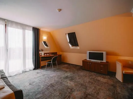 Living room, Bed in Saint George Hotel & Medical Spa