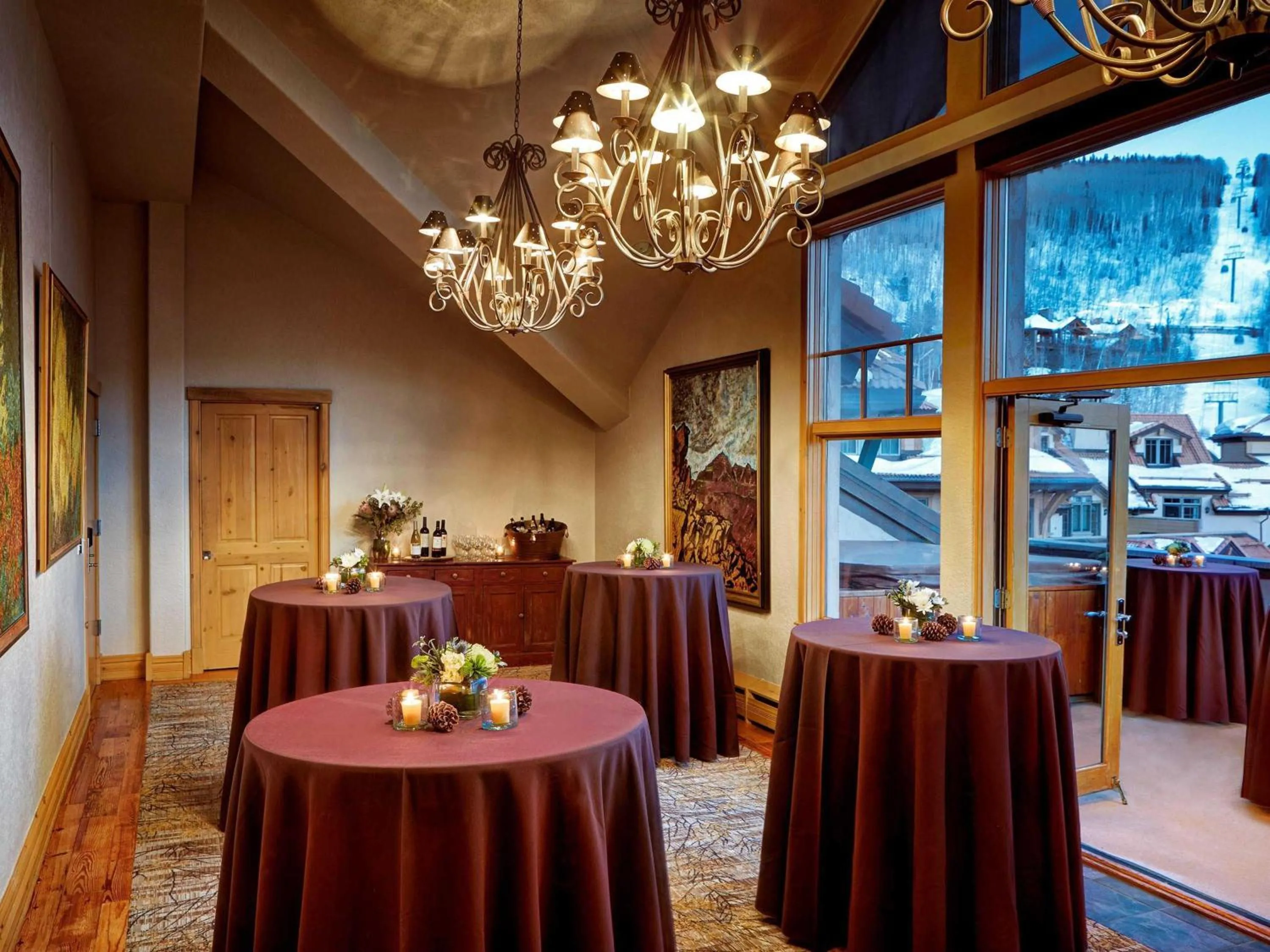 Meeting/conference room in Fairmont Heritage Place, Franz Klammer Lodge