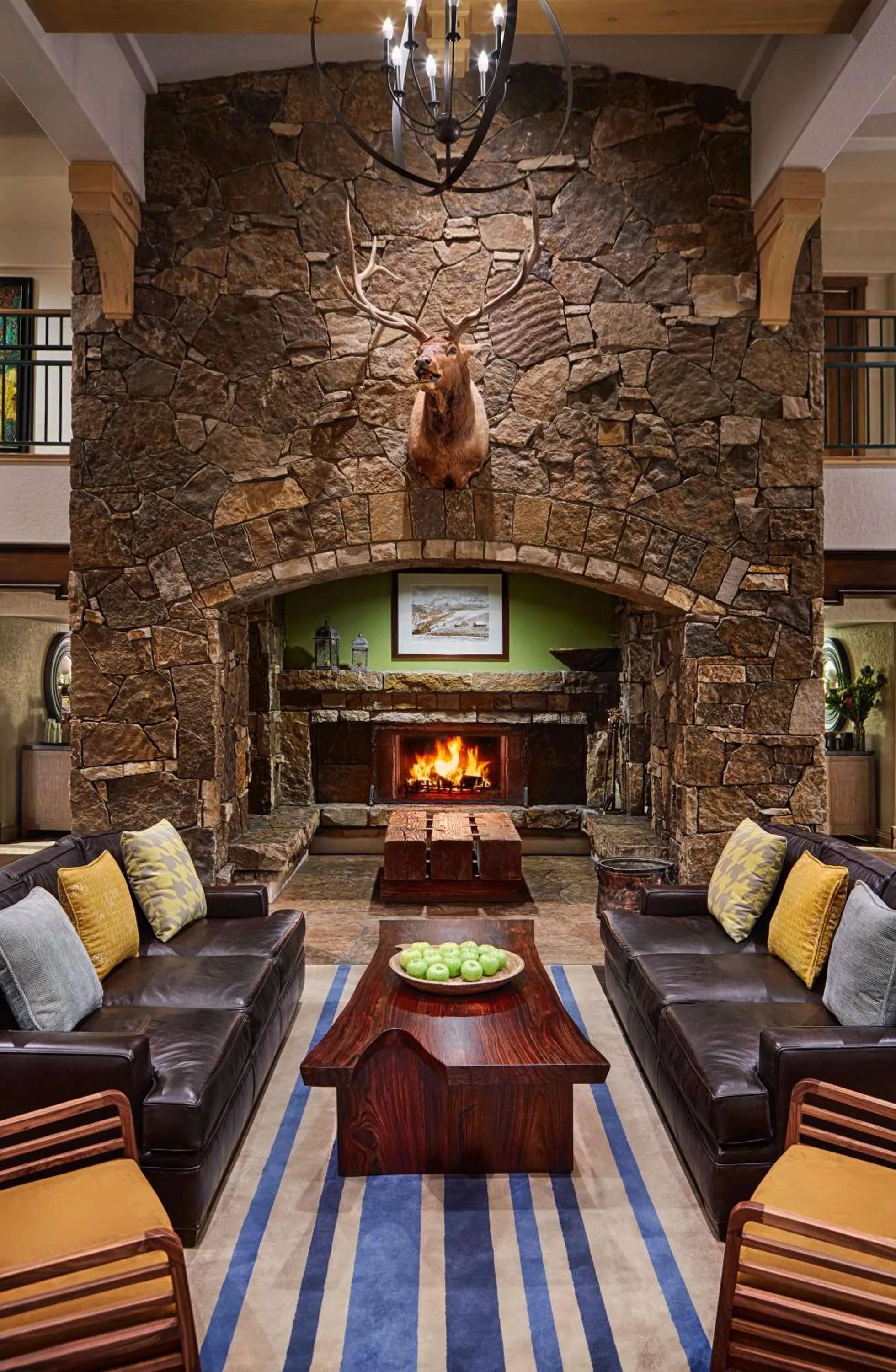 Lobby or reception in Fairmont Heritage Place, Franz Klammer Lodge