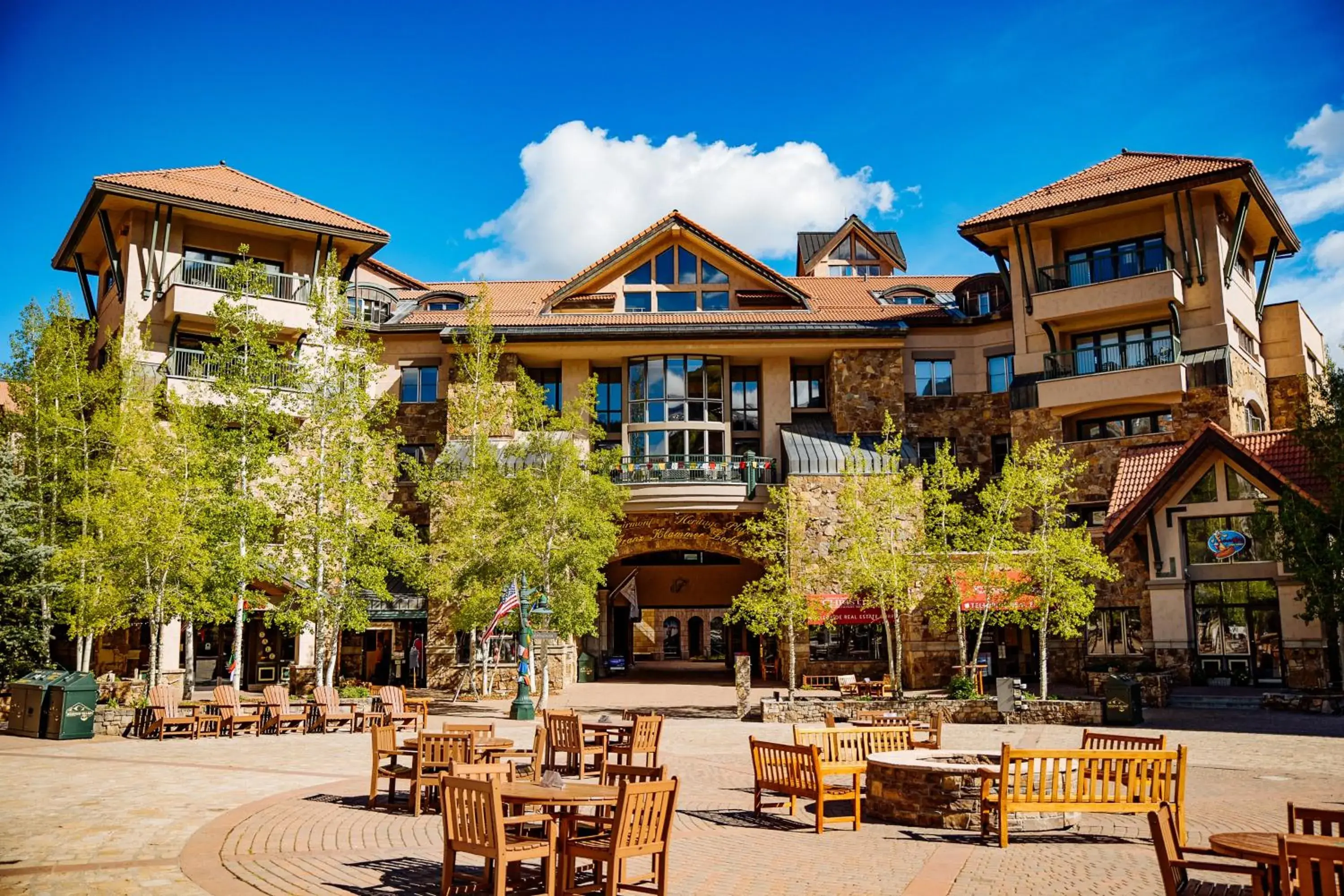 Property building in Fairmont Heritage Place, Franz Klammer Lodge Property building in Fairmont Heritage Place, Franz Klammer Lodge