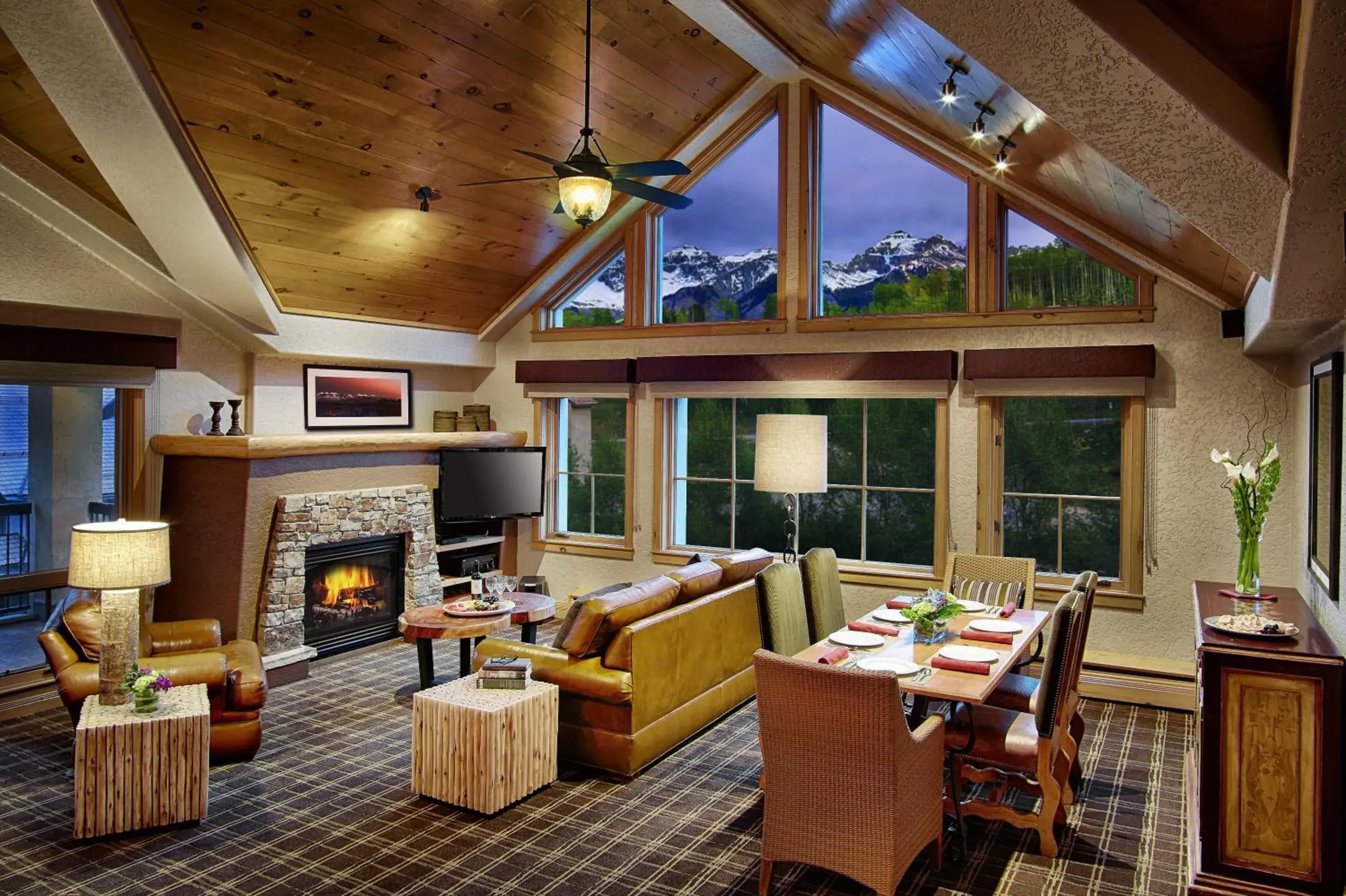 Three-Bedroom Suite in Fairmont Heritage Place, Franz Klammer Lodge Three-Bedroom Suite in Fairmont Heritage Place, Franz Klammer Lodge