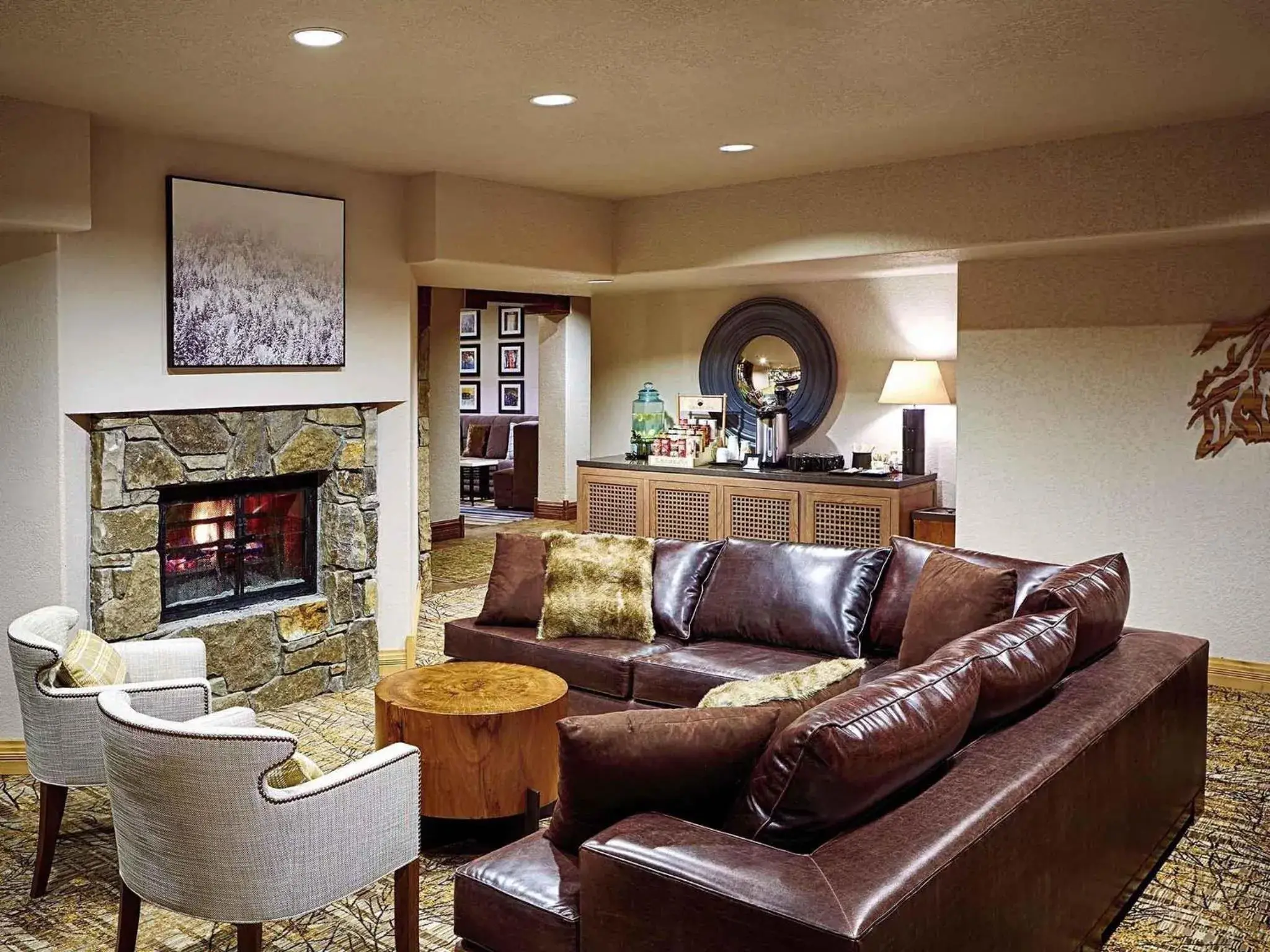 Lounge or bar in Fairmont Heritage Place, Franz Klammer Lodge Lounge or bar in Fairmont Heritage Place, Franz Klammer Lodge