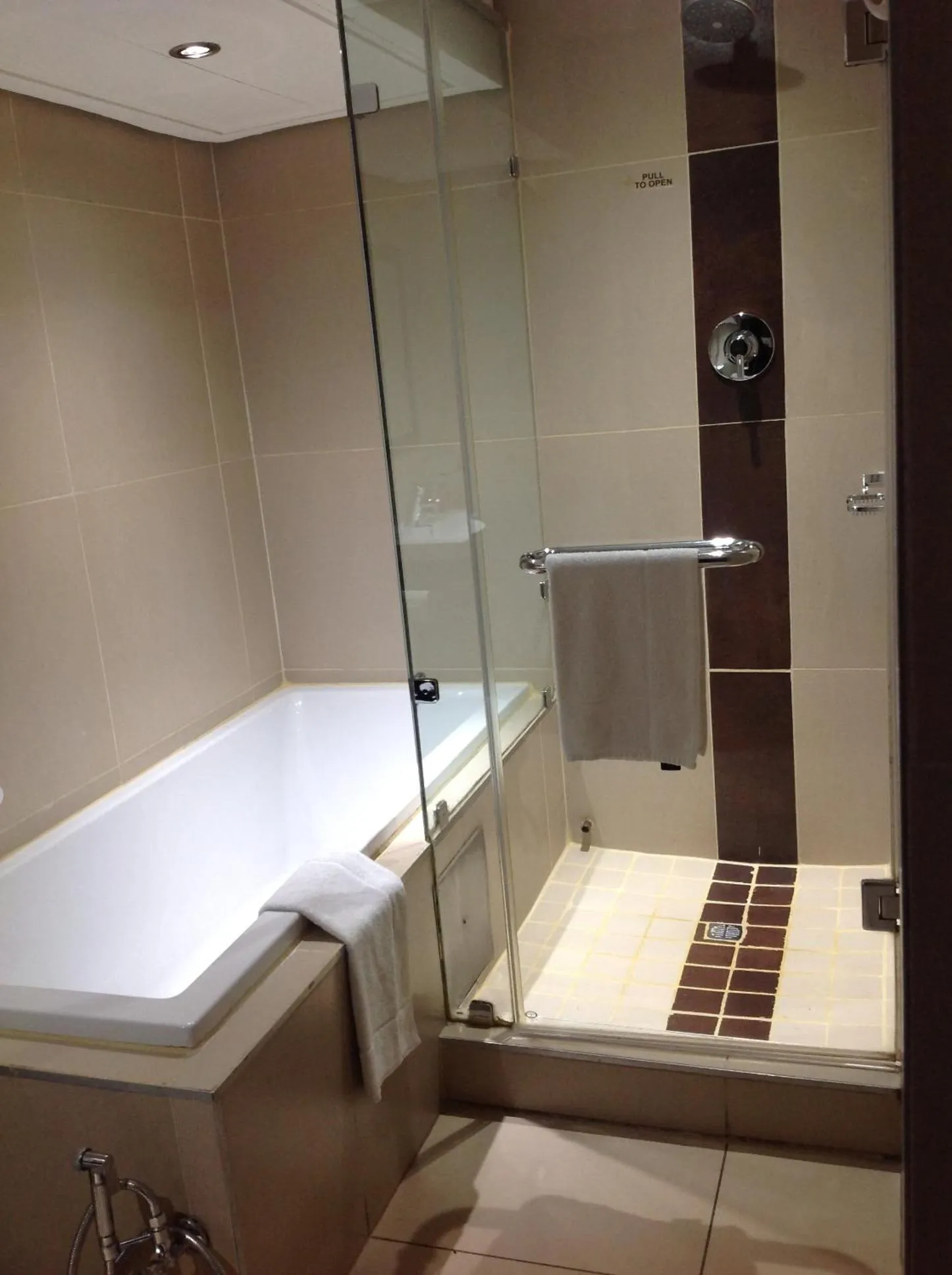 Bathroom in Alcazaba Hotel