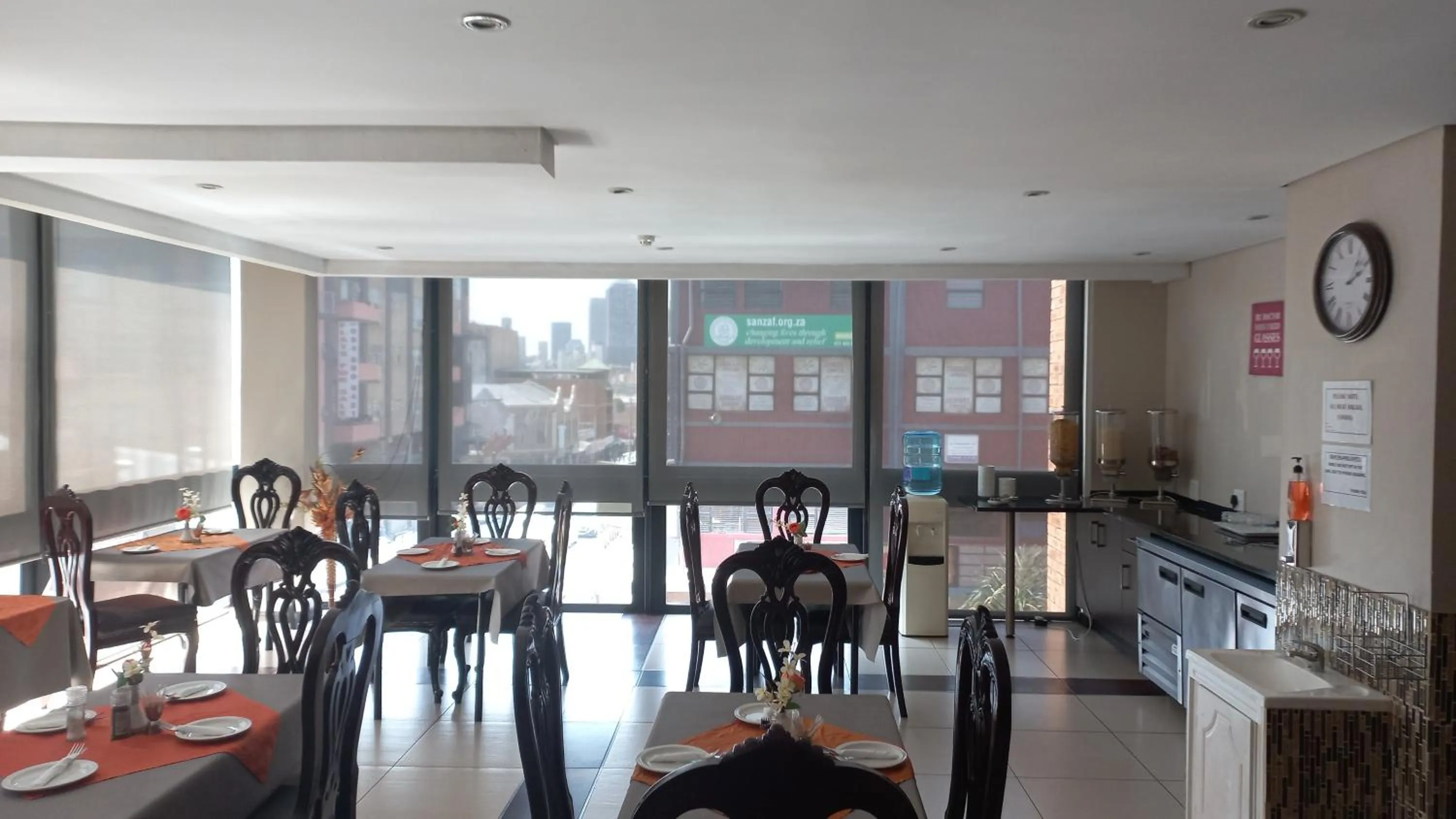 Restaurant/places to eat in Alcazaba Hotel