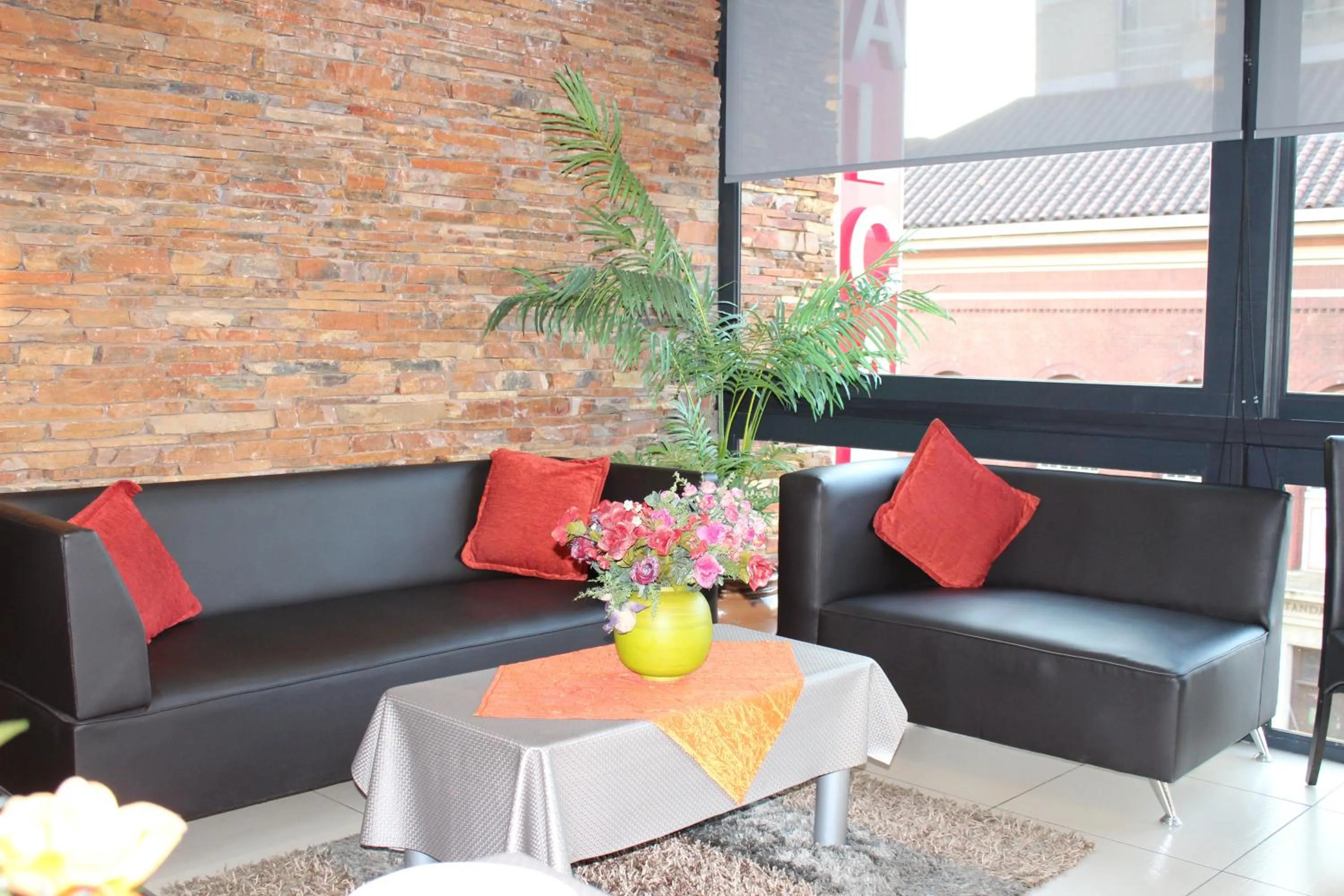 Restaurant/places to eat in Alcazaba Hotel