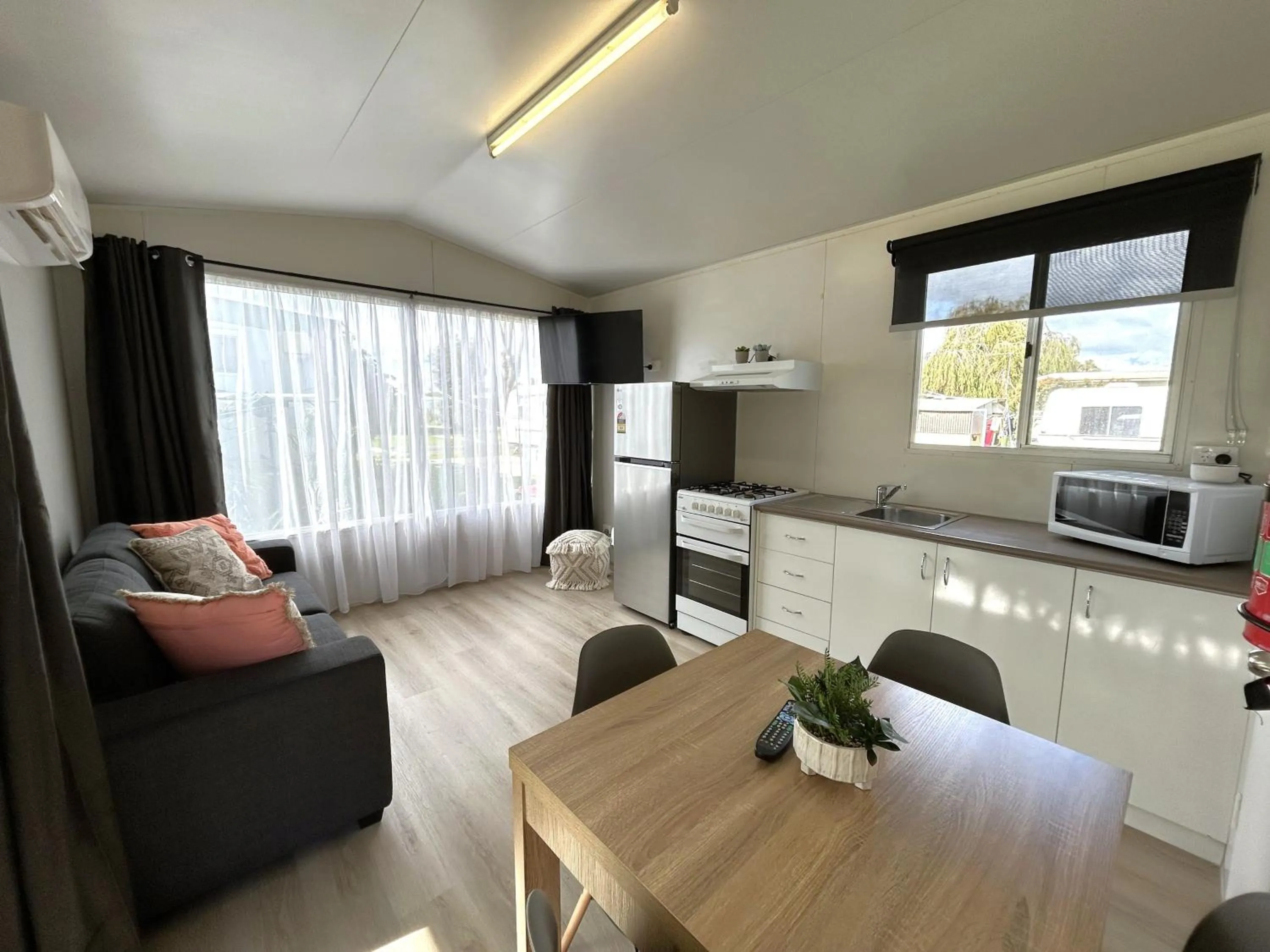 Kitchen or kitchenette in Mandurah Coastal Holiday Park
