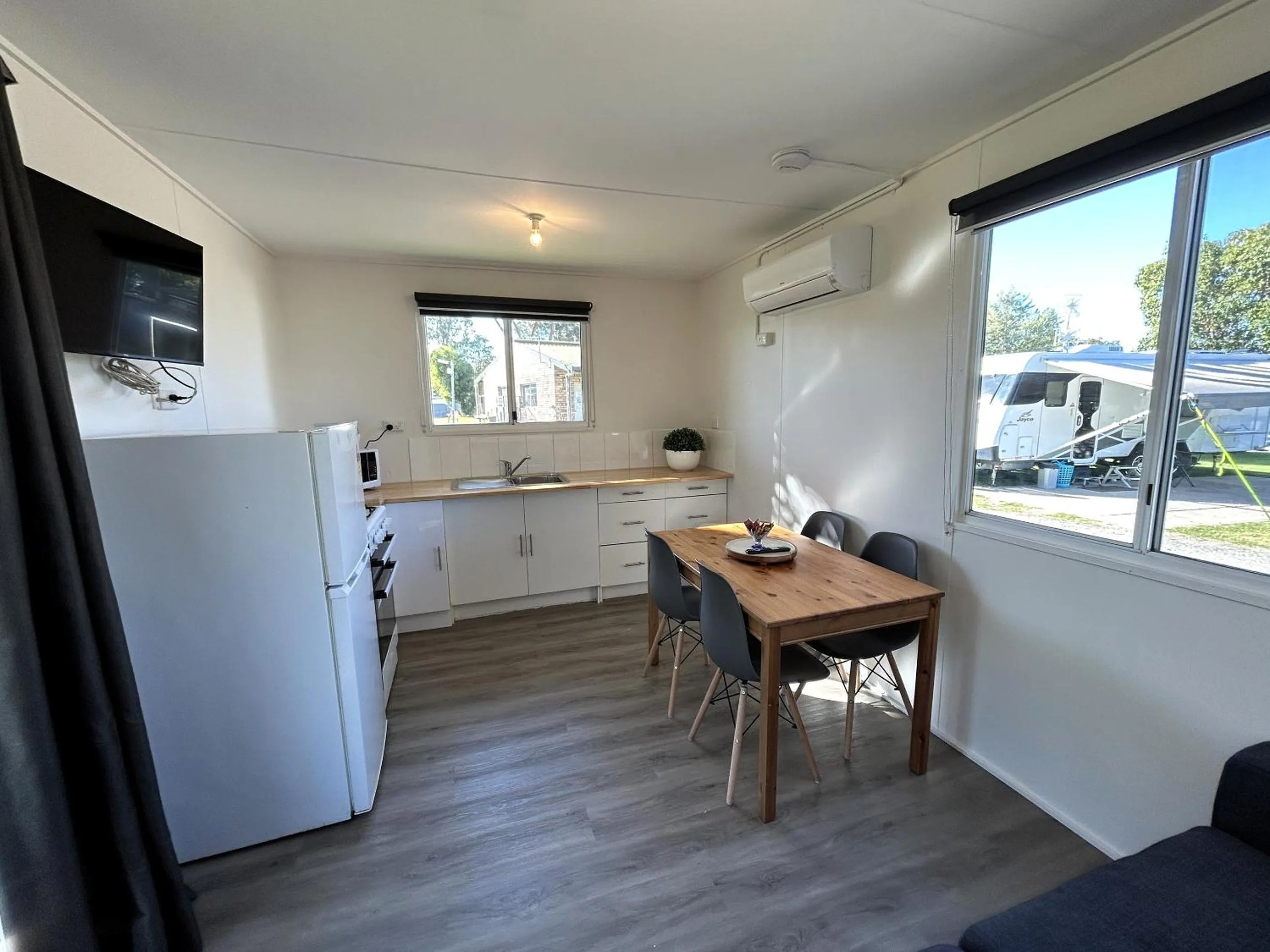 Kitchen or kitchenette in Mandurah Coastal Holiday Park