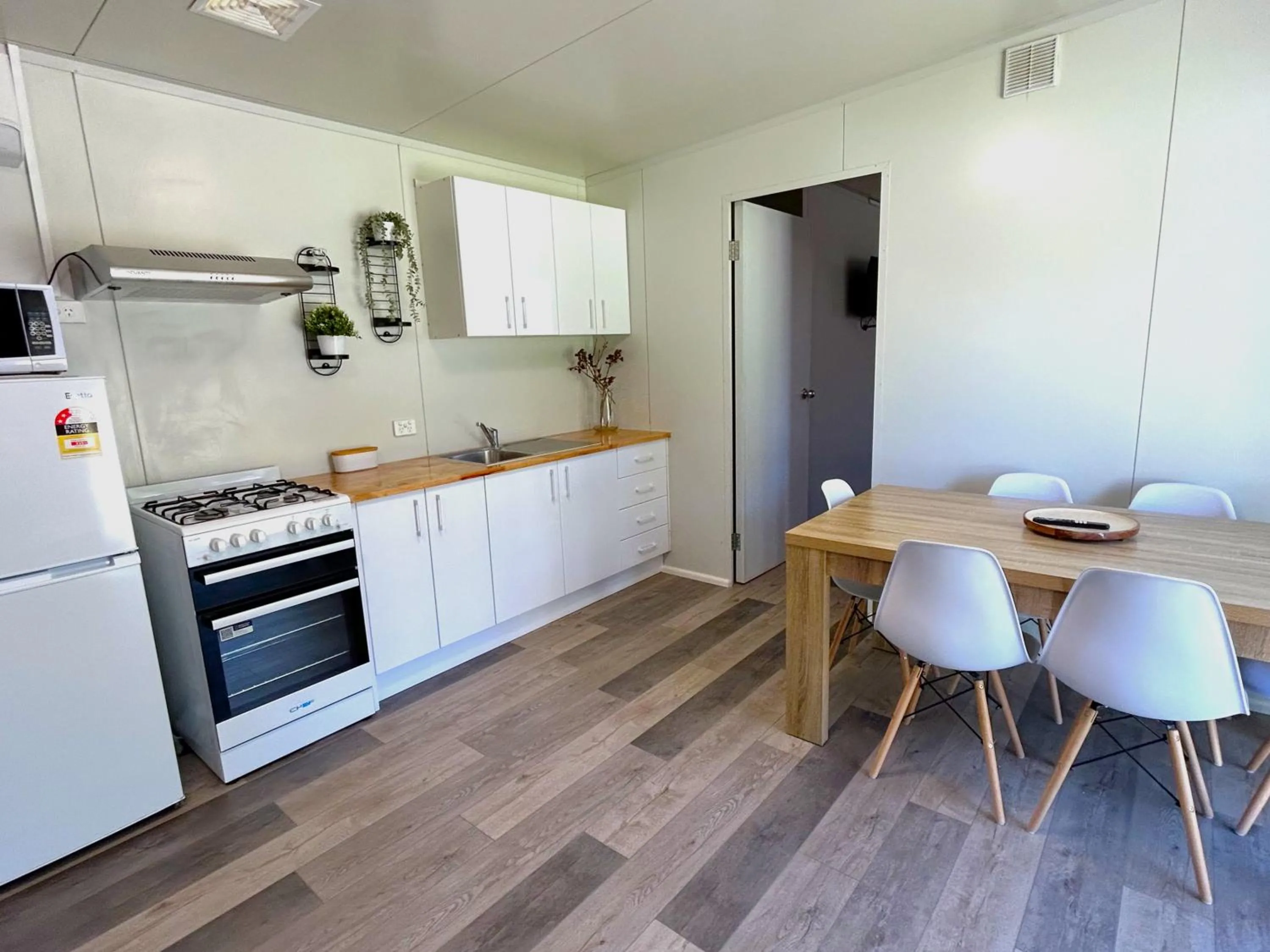 Kitchen or kitchenette in Mandurah Coastal Holiday Park