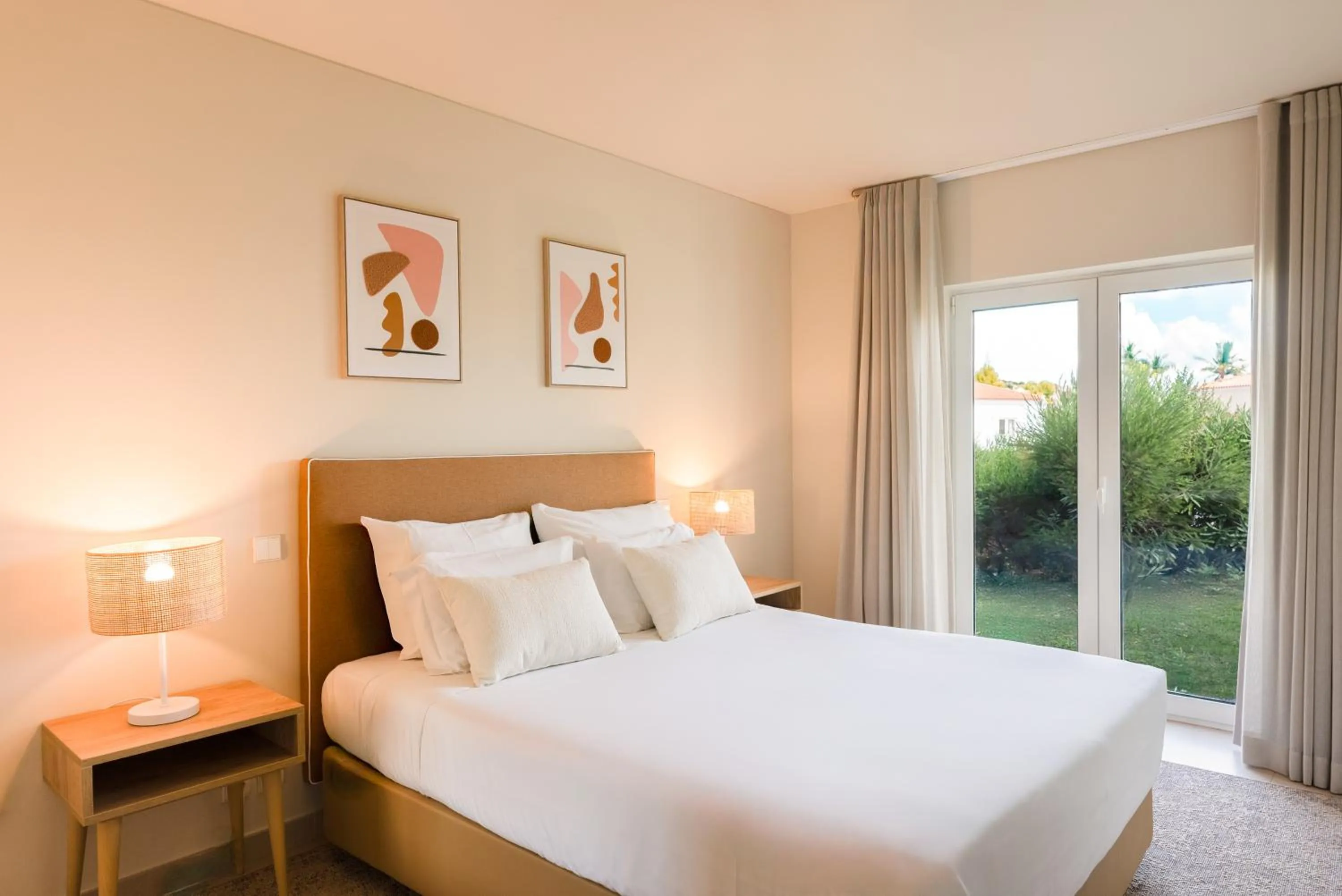 Bed in Eden Villas & Apartments