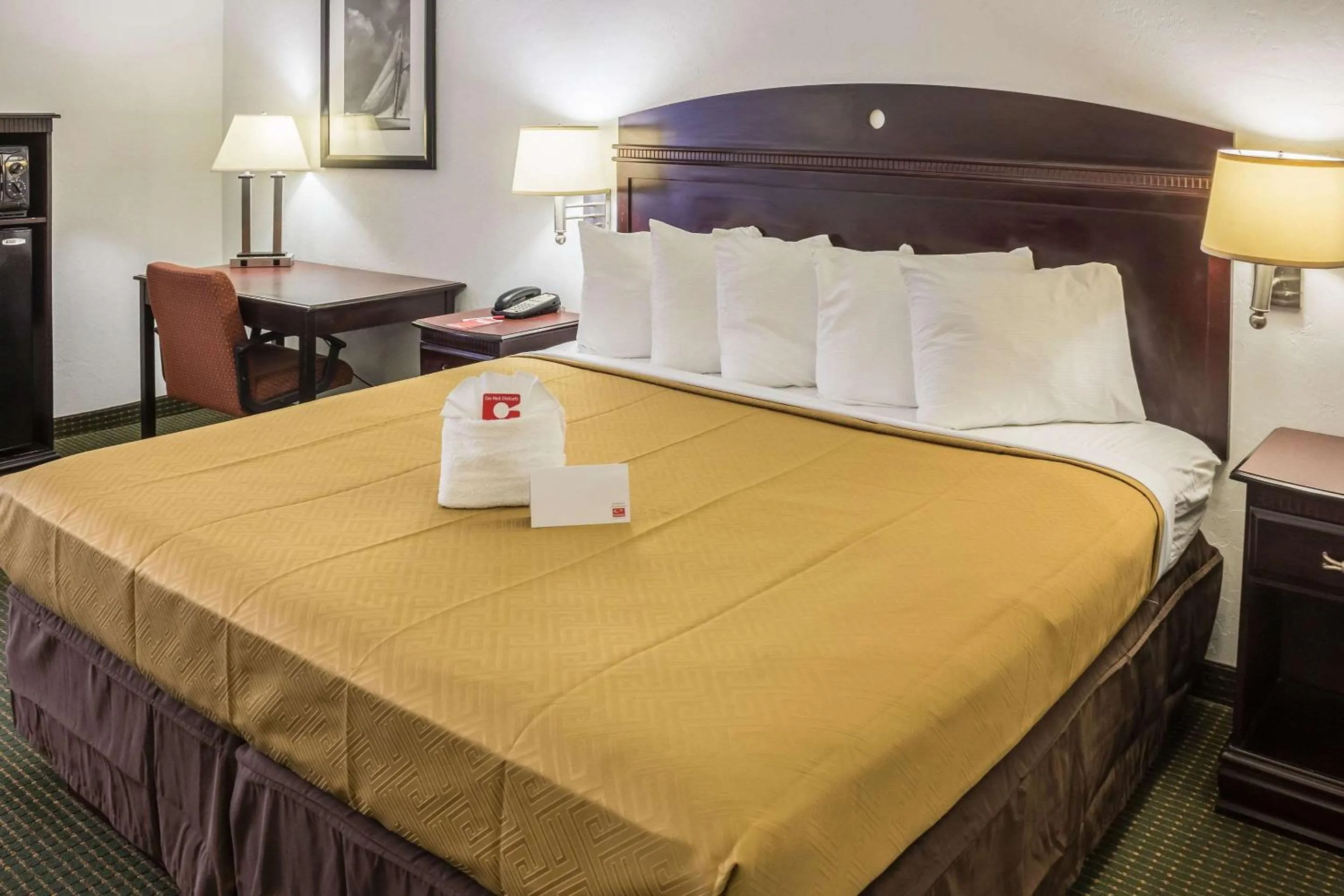 Photo of the whole room, Bed in Econo Lodge Palm Coast Central