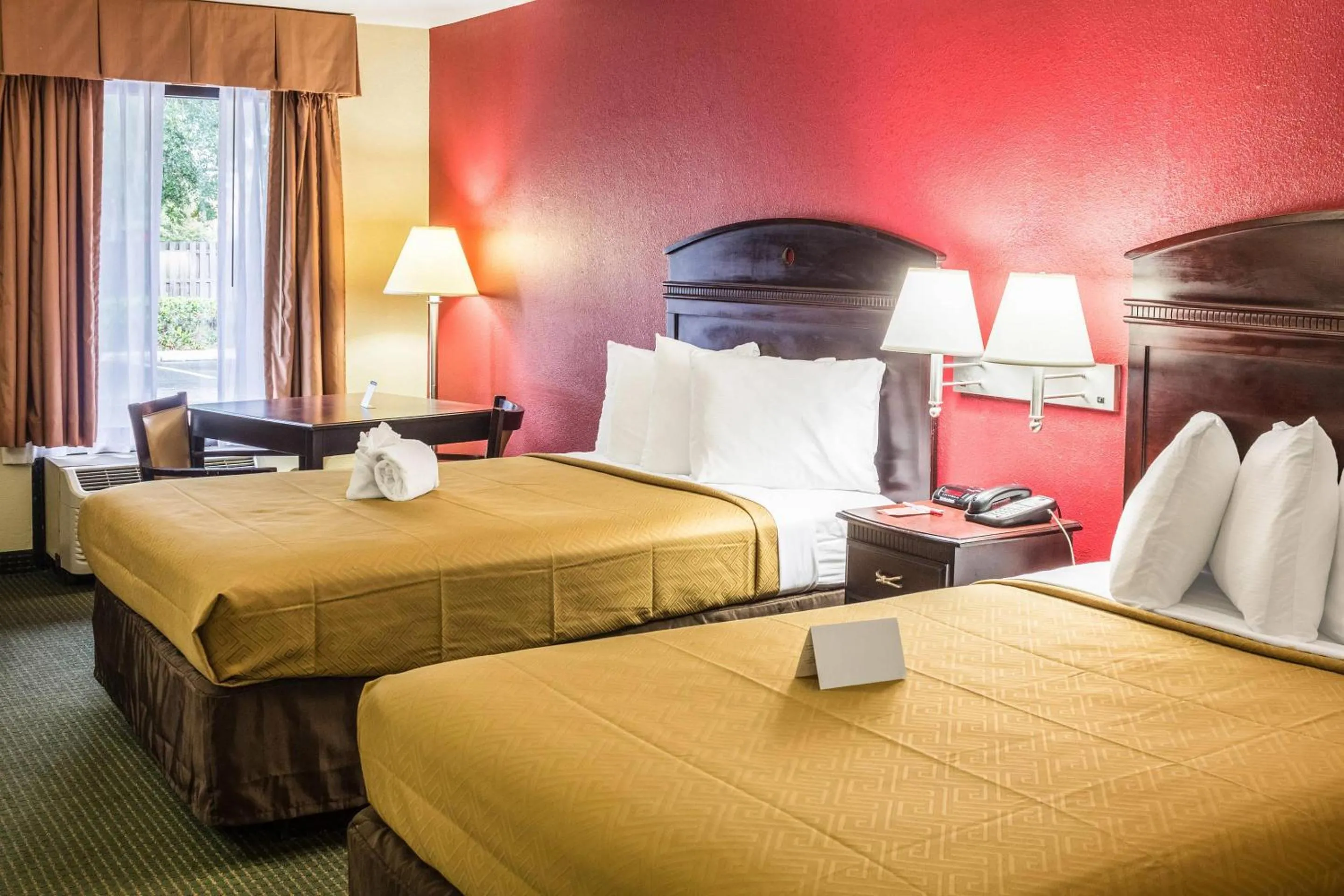 Bedroom, Bed in Econo Lodge Palm Coast Central