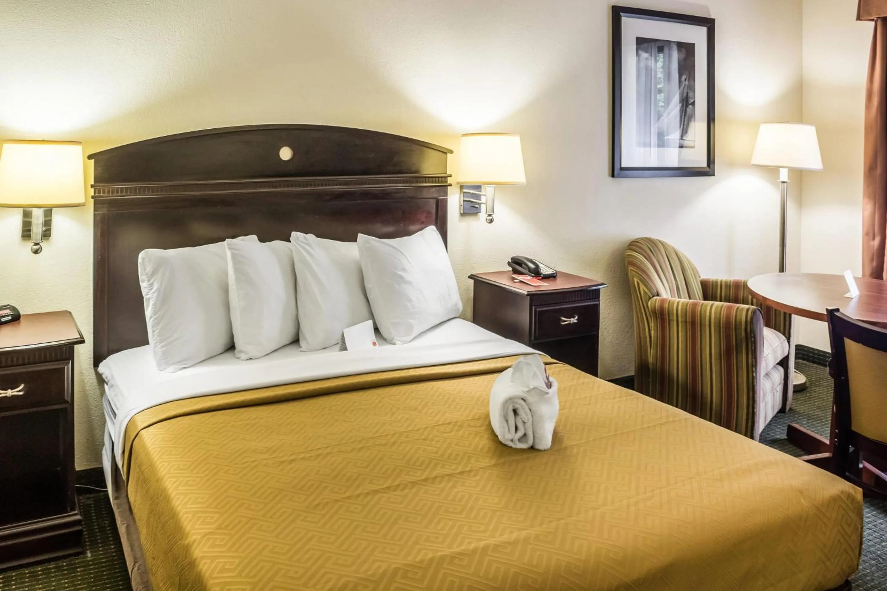 Bedroom, Bed in Econo Lodge Palm Coast Central