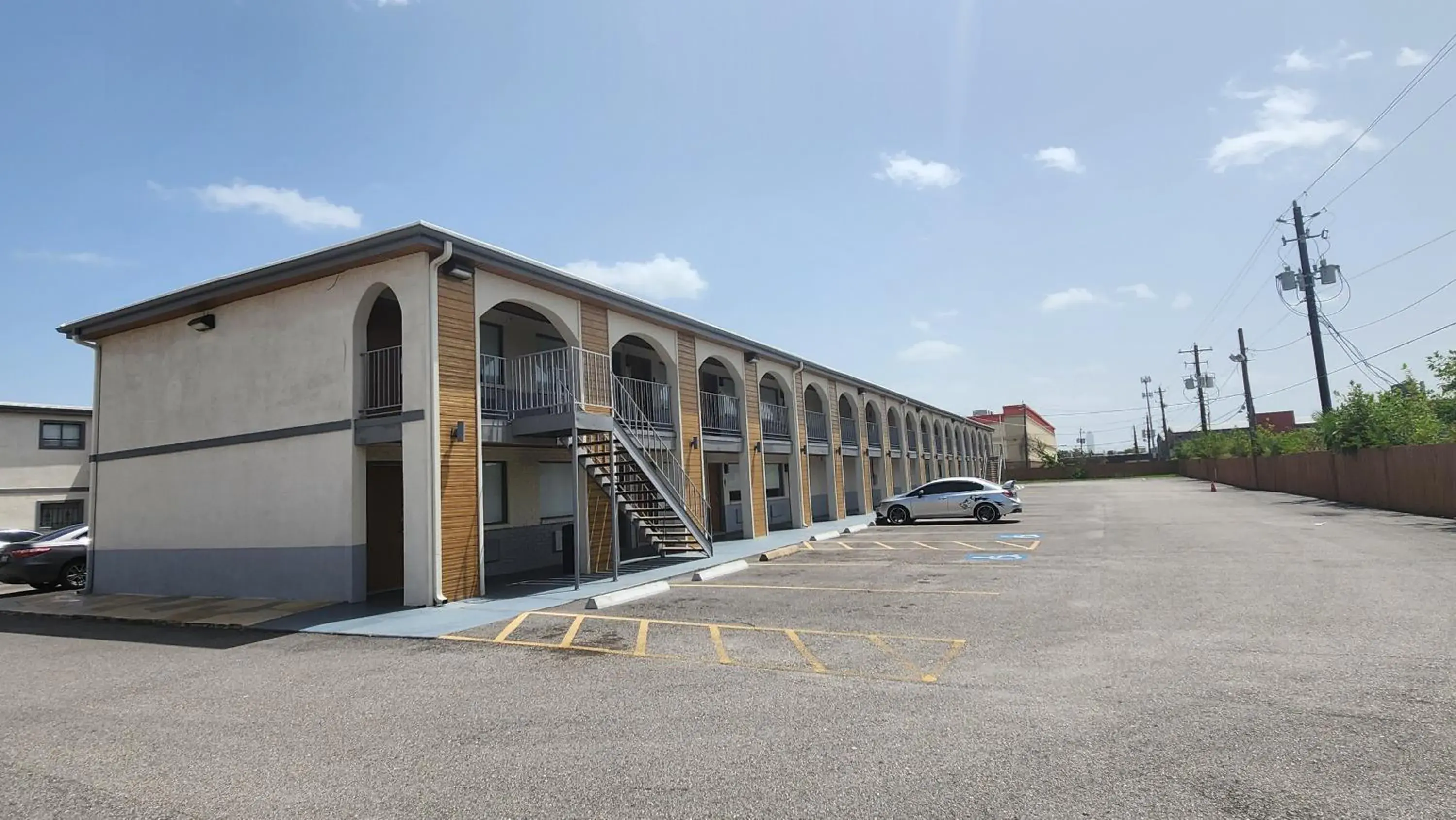 Property building in Signature Inn Houston Galleria Property building in Signature Inn Houston Galleria