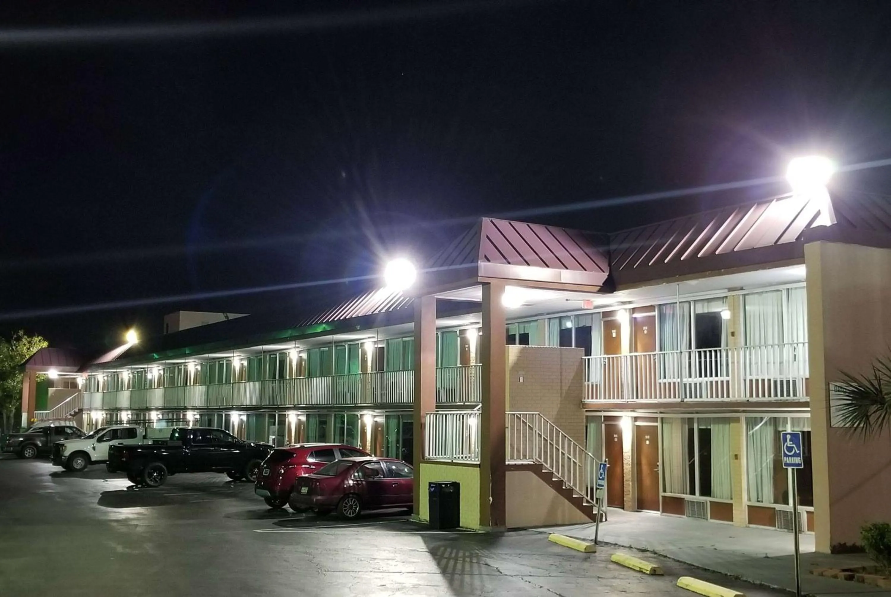 Property building in Days Inn & Suites by Wyndham Charleston Airport West