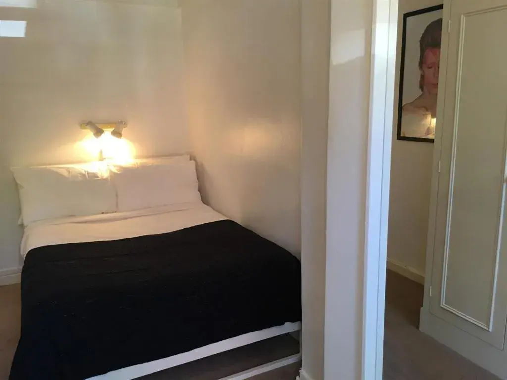 One-Bedroom Apartment in Marble Apartments Effra Court One-Bedroom Apartment in Marble Apartments Effra Court