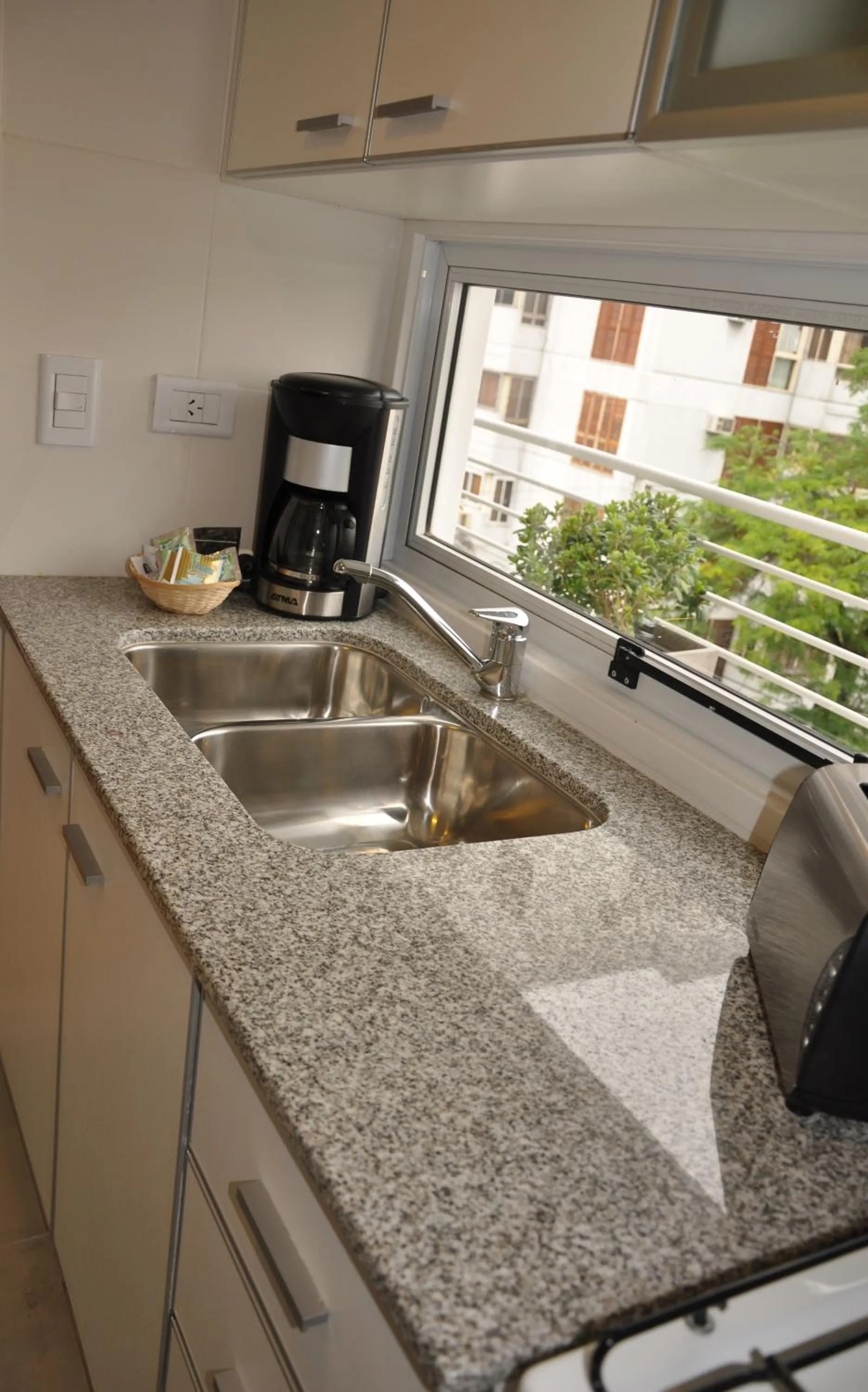 Kitchen or kitchenette in Livin' Residence Rosario