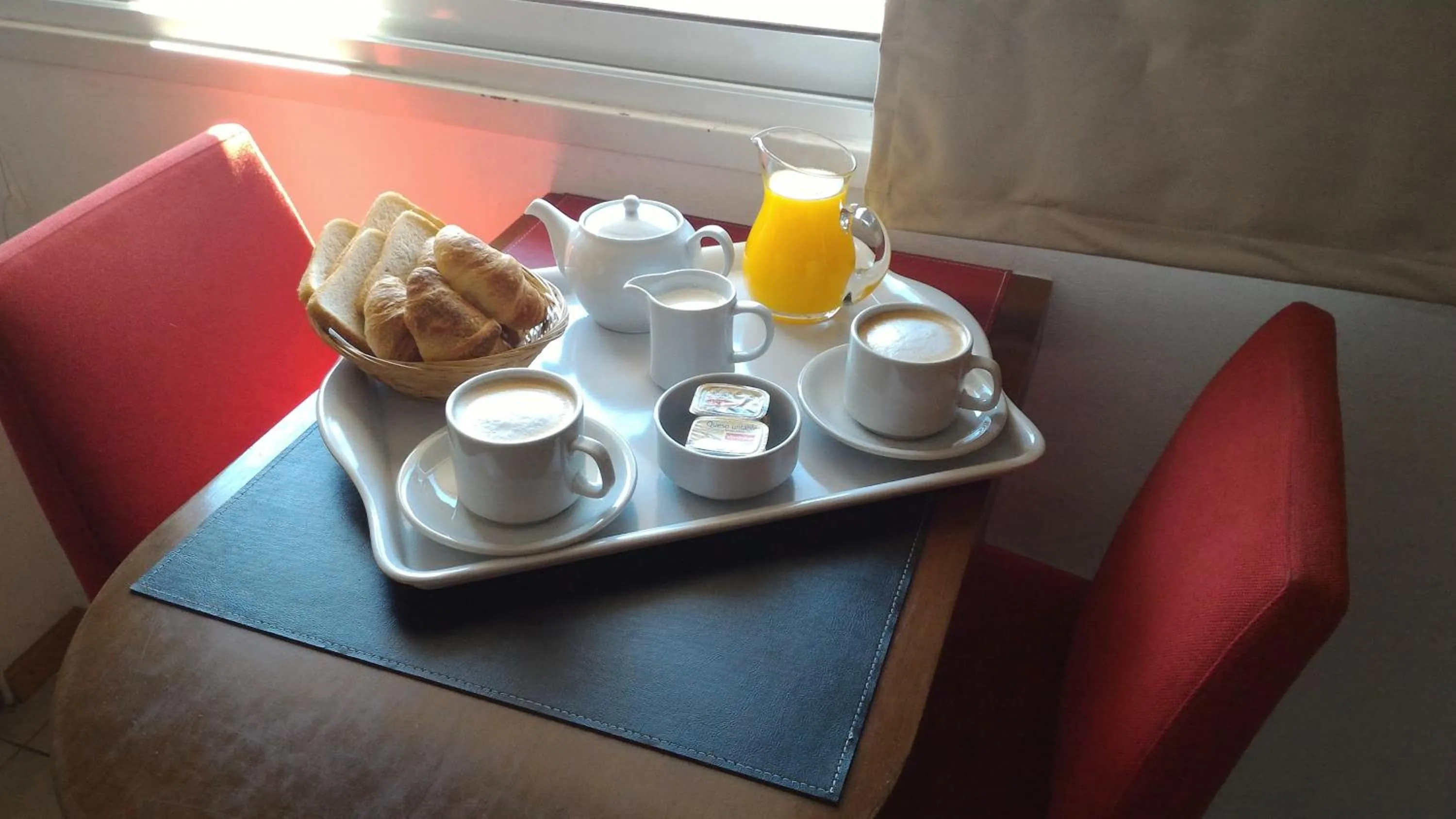 Food and drinks in Livin' Residence Rosario