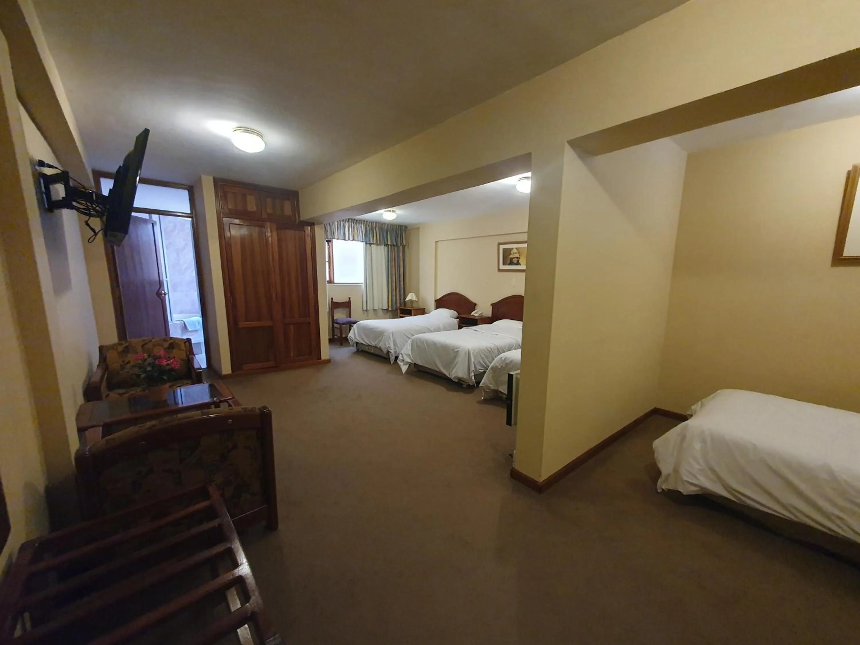 Photo of the whole room, Bed in Qelqatani Hotel