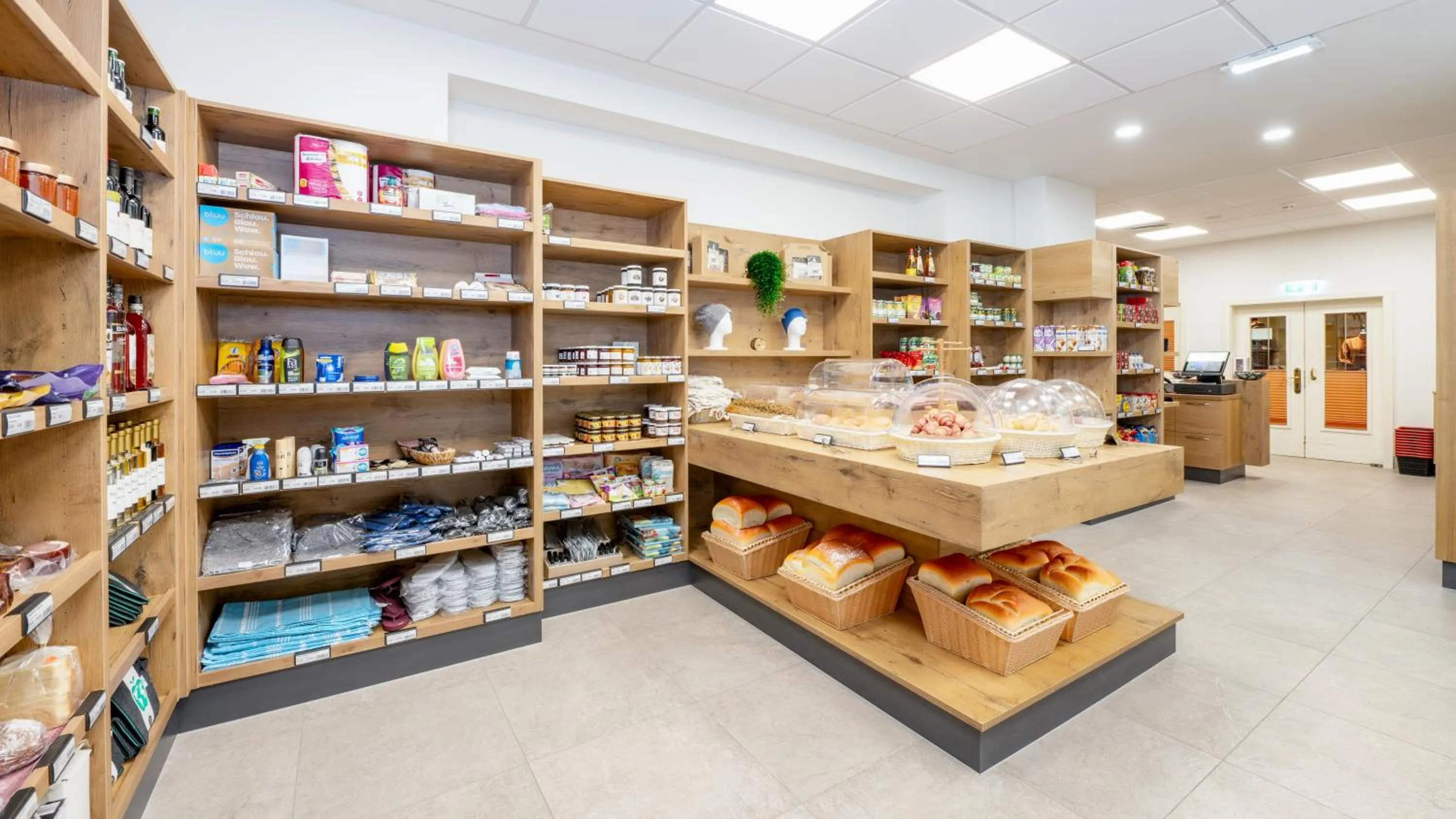 Shopping Area in Hapimag Ferienwohnungen Bad Gastein