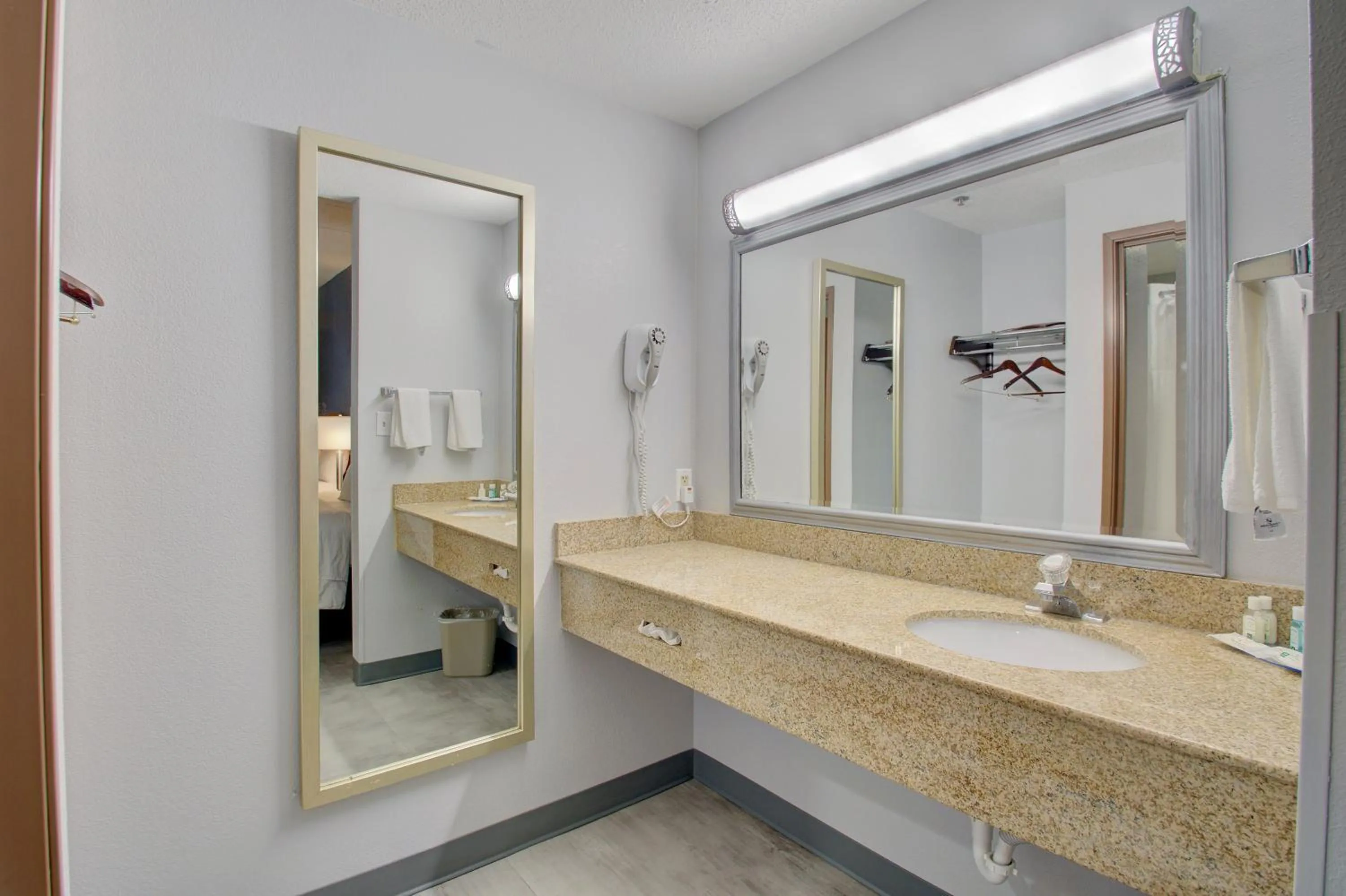 Bathroom in Quality Inn & Suites CVG Airport