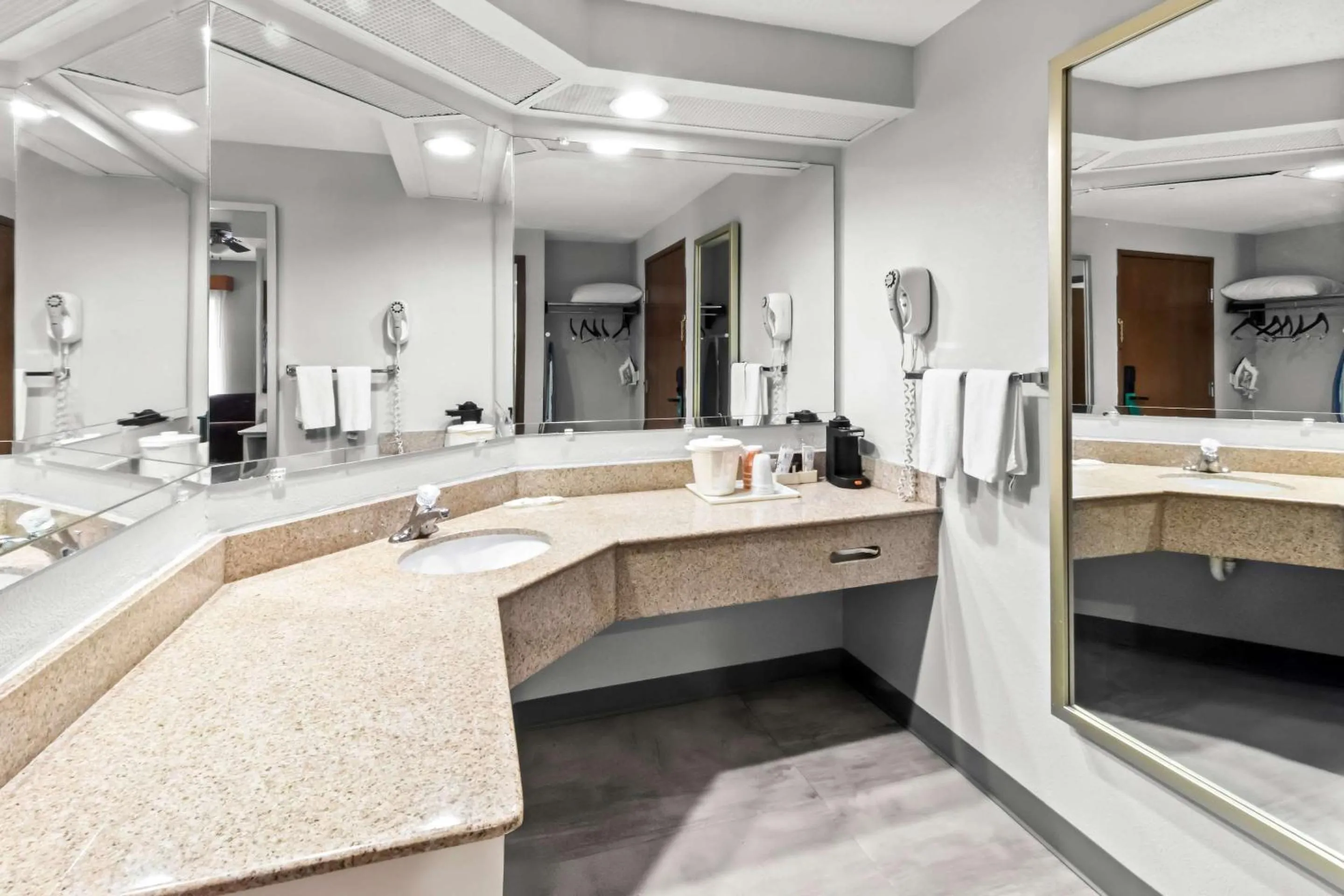 Bedroom in Quality Inn & Suites CVG Airport