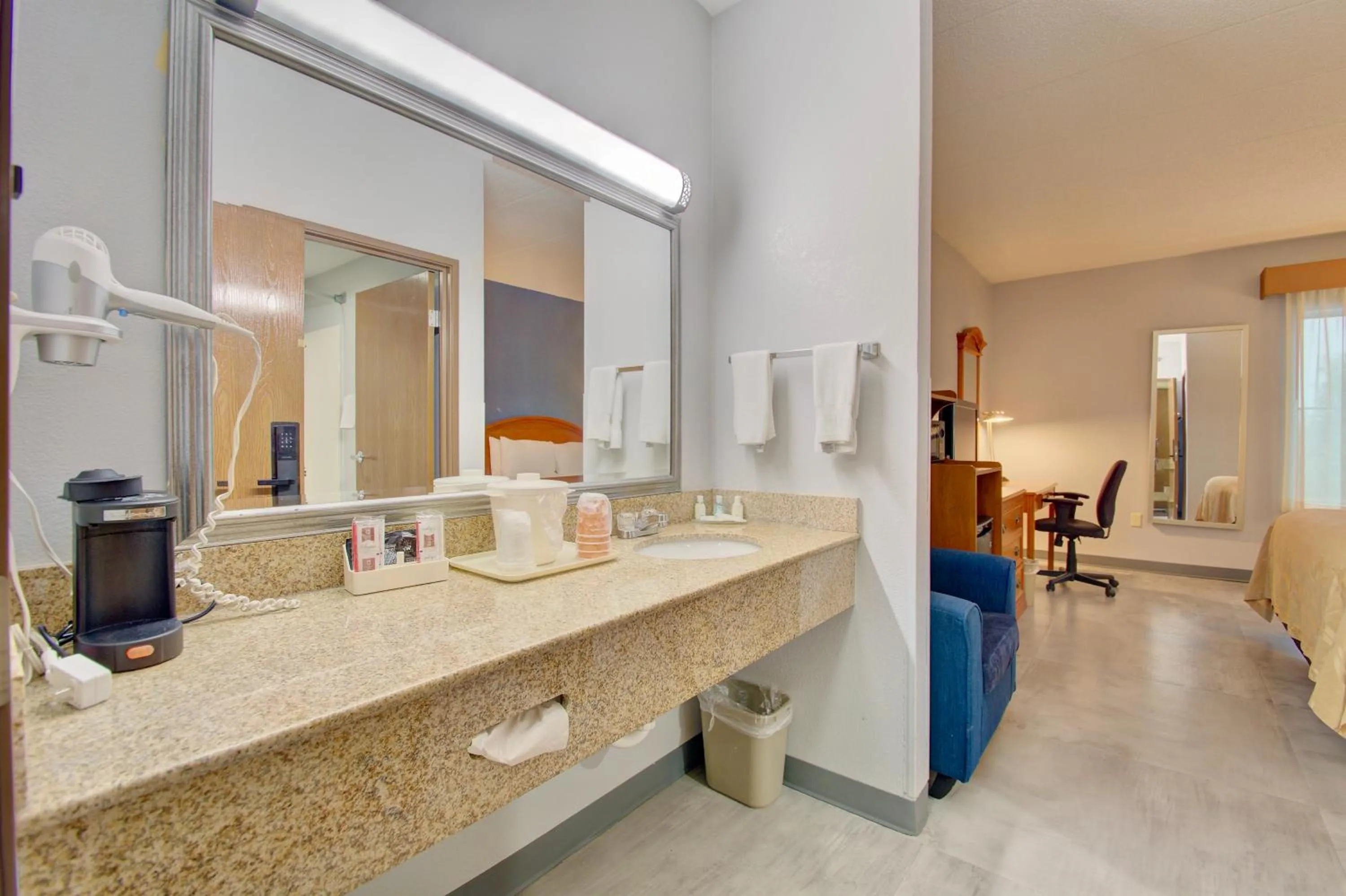 Bathroom in Quality Inn & Suites CVG Airport