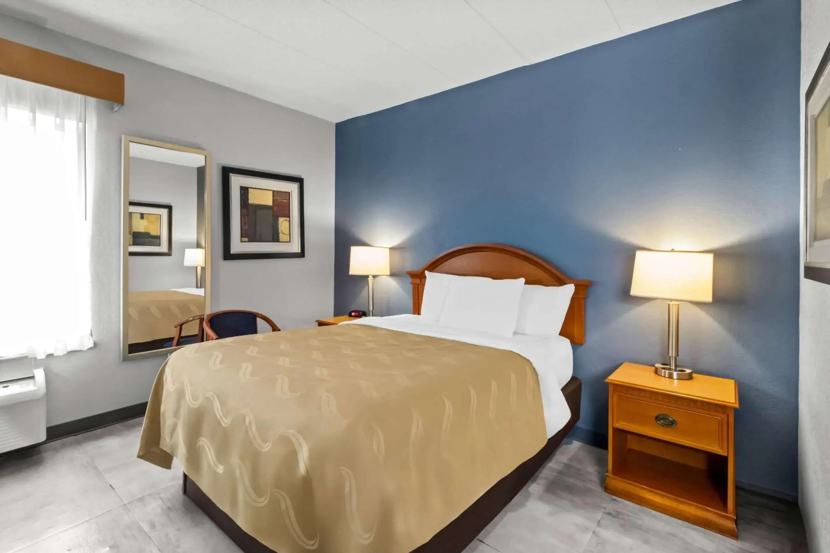 Bedroom, Bed in Quality Inn & Suites CVG Airport Bedroom, Bed in Quality Inn & Suites CVG Airport