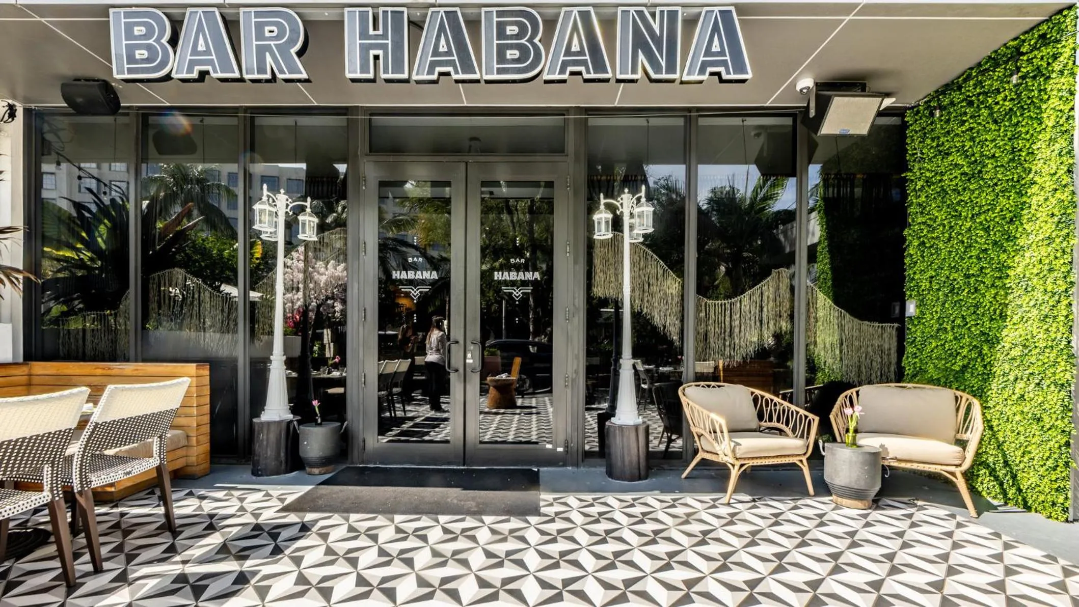 Restaurant/places to eat in Kimpton Angler’s Hotel South Beach by IHG