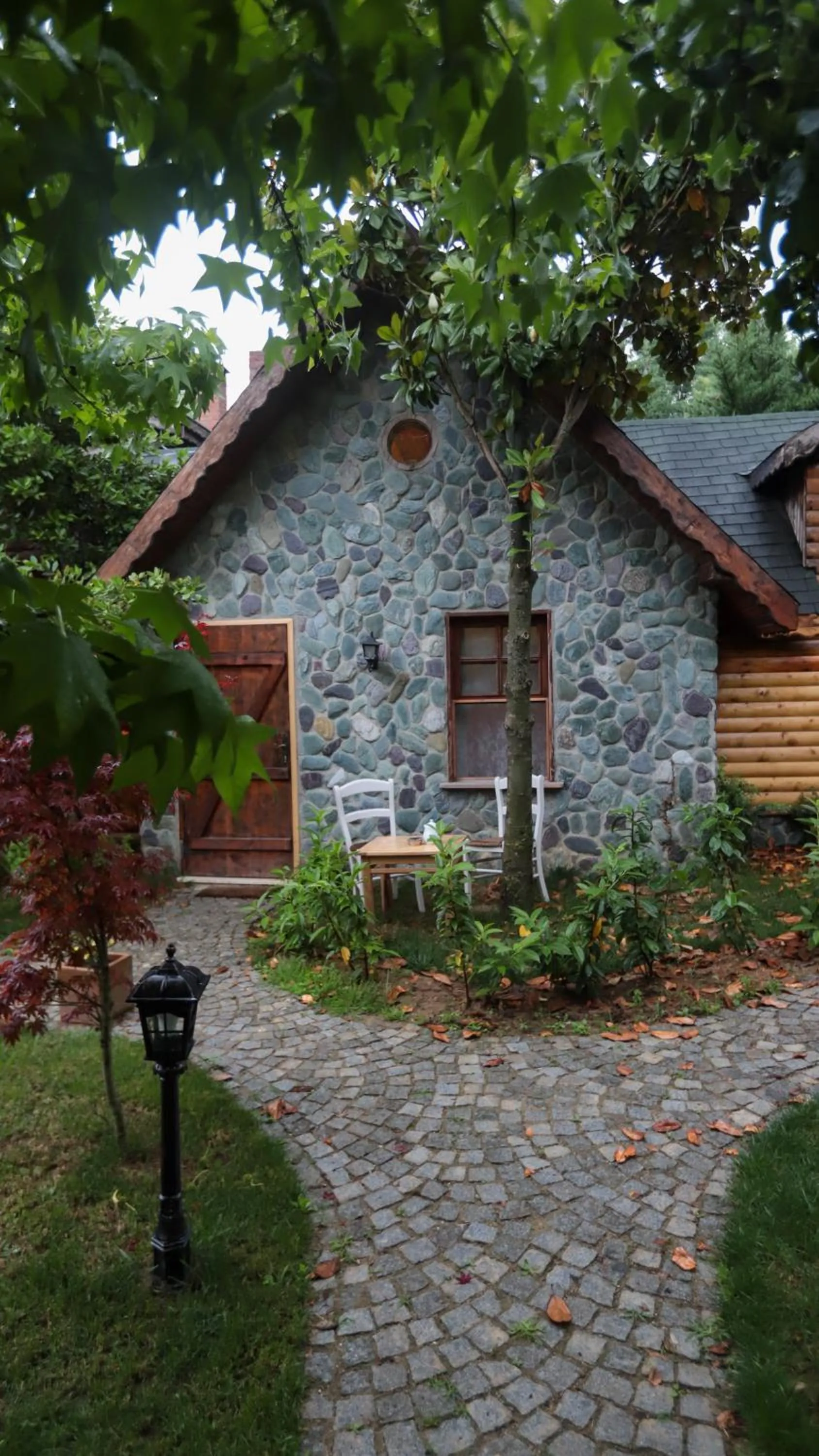 Garden in Tranquilla River Lodge