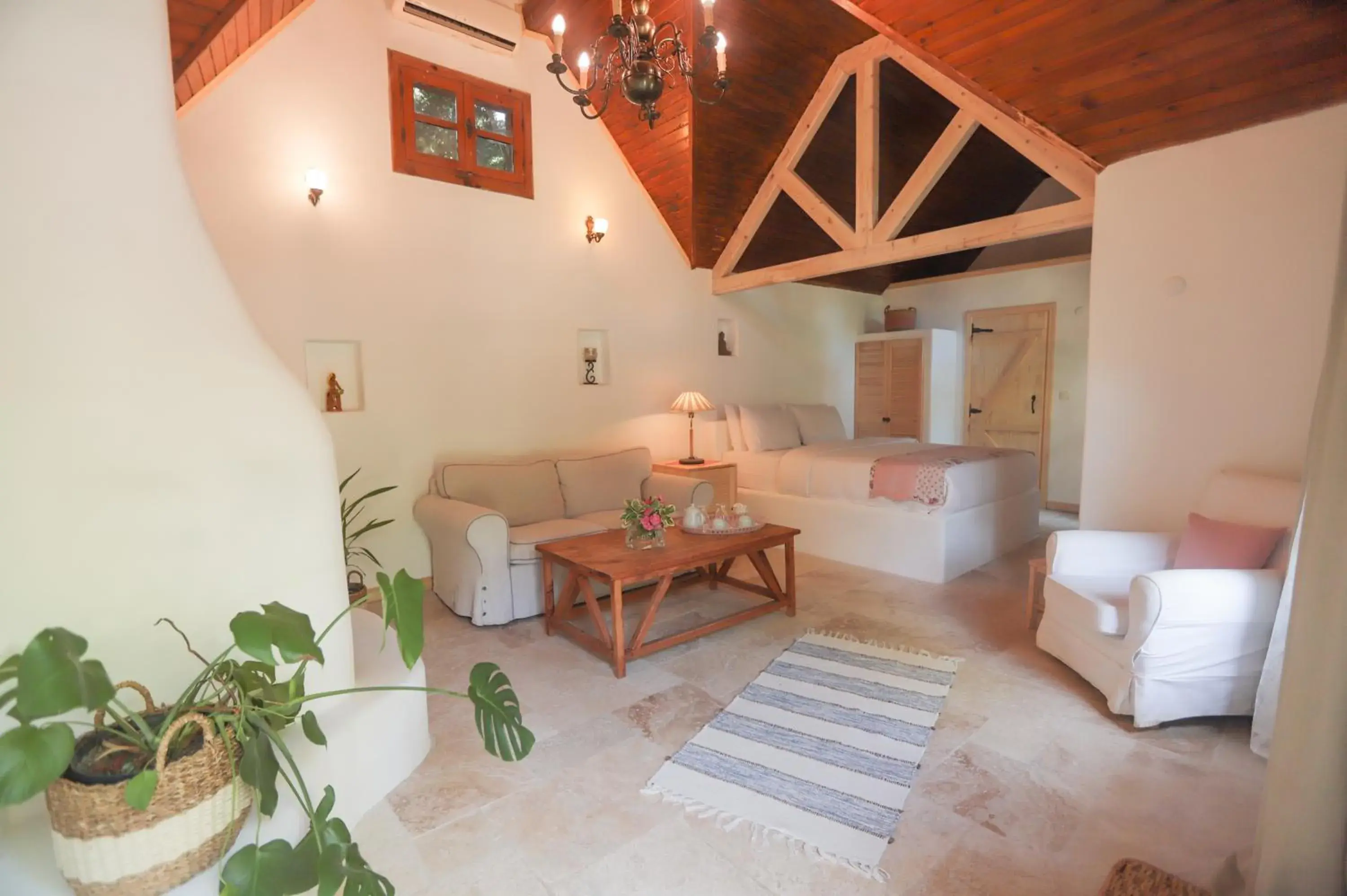 Living room in Tranquilla River Lodge Living room in Tranquilla River Lodge