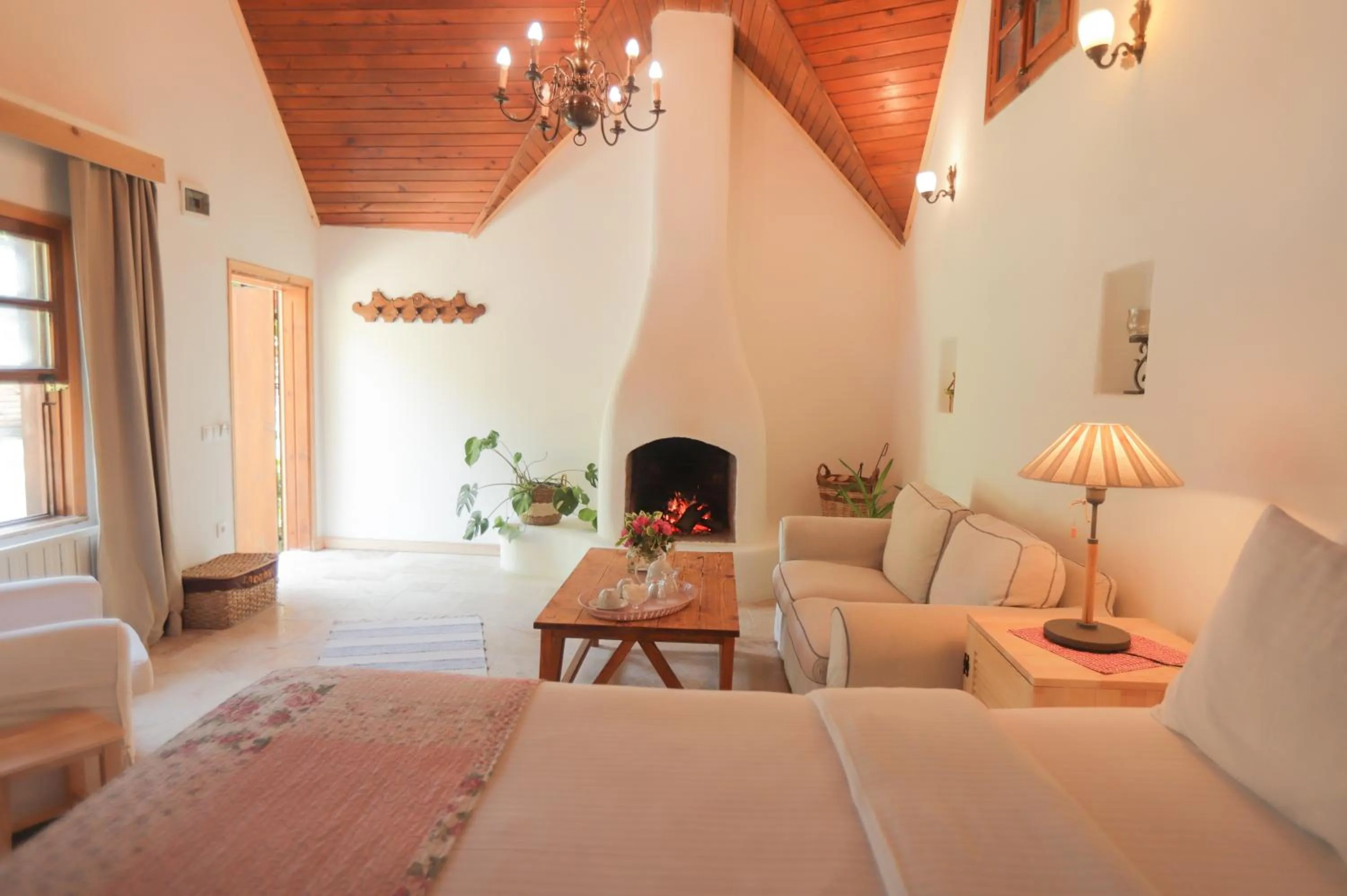 Living room in Tranquilla River Lodge