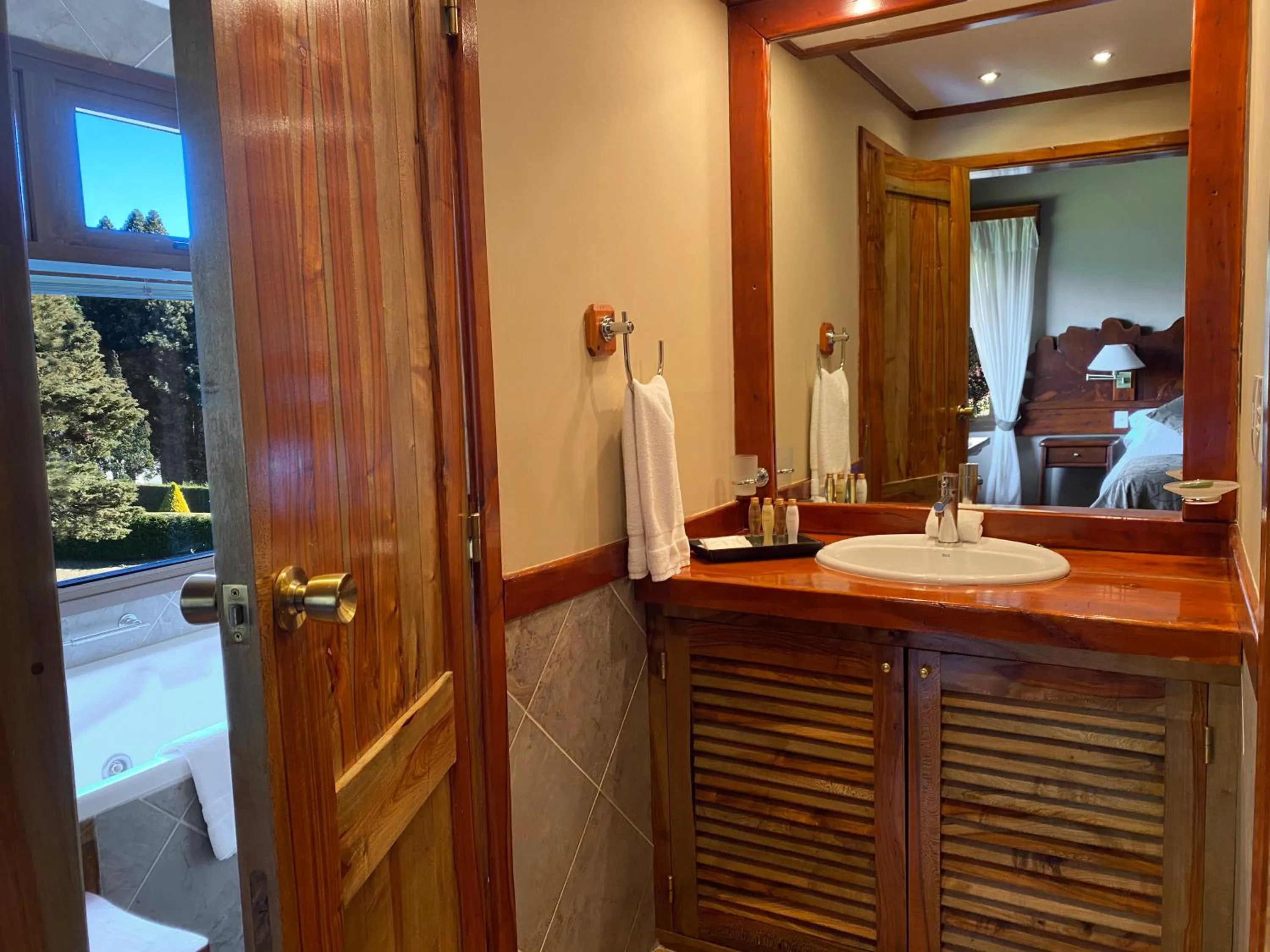 Bathroom in Charming Luxury Lodge & Private Spa