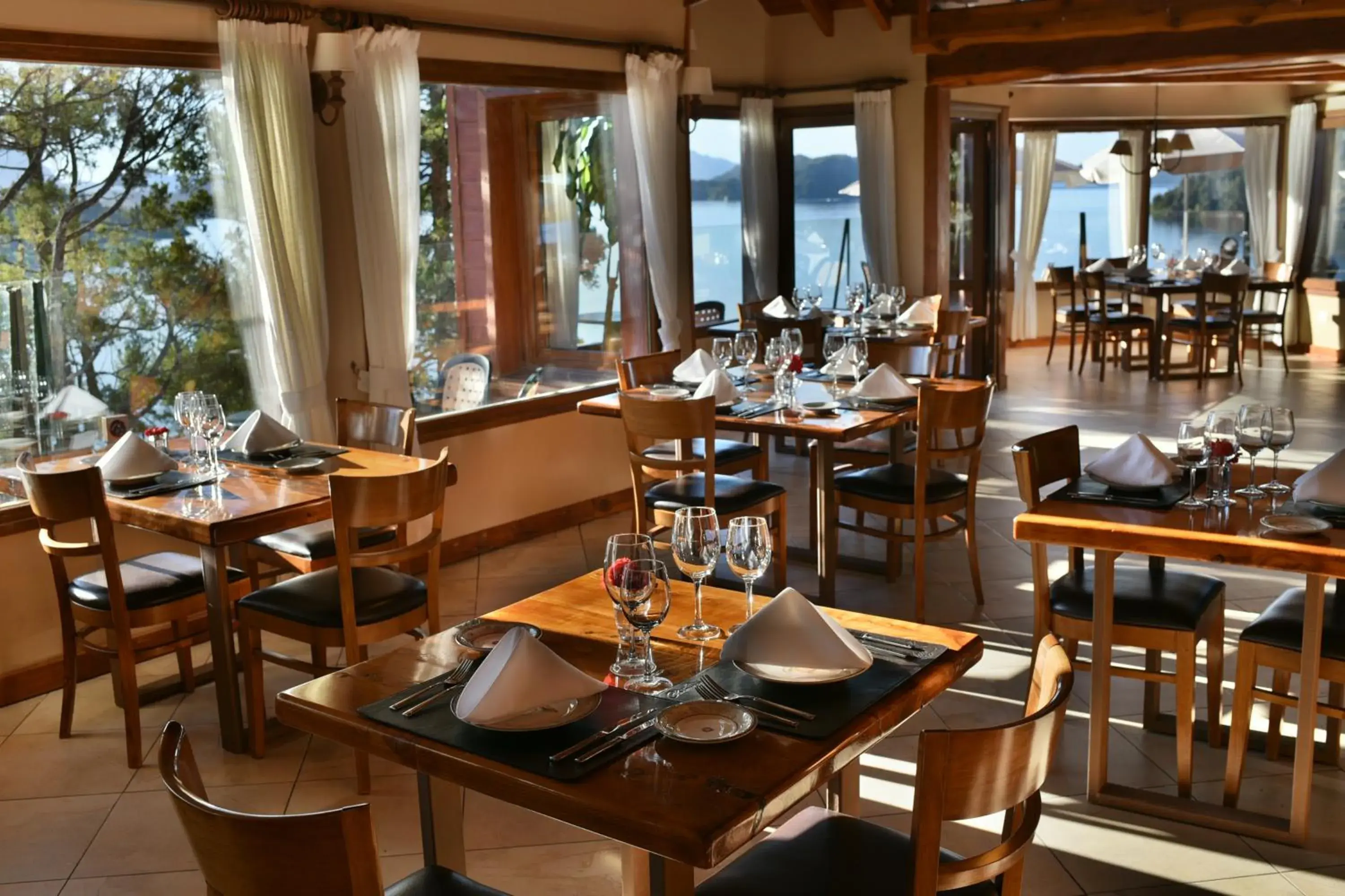 Restaurant/places to eat in Charming Luxury Lodge & Private Spa Restaurant/places to eat in Charming Luxury Lodge & Private Spa