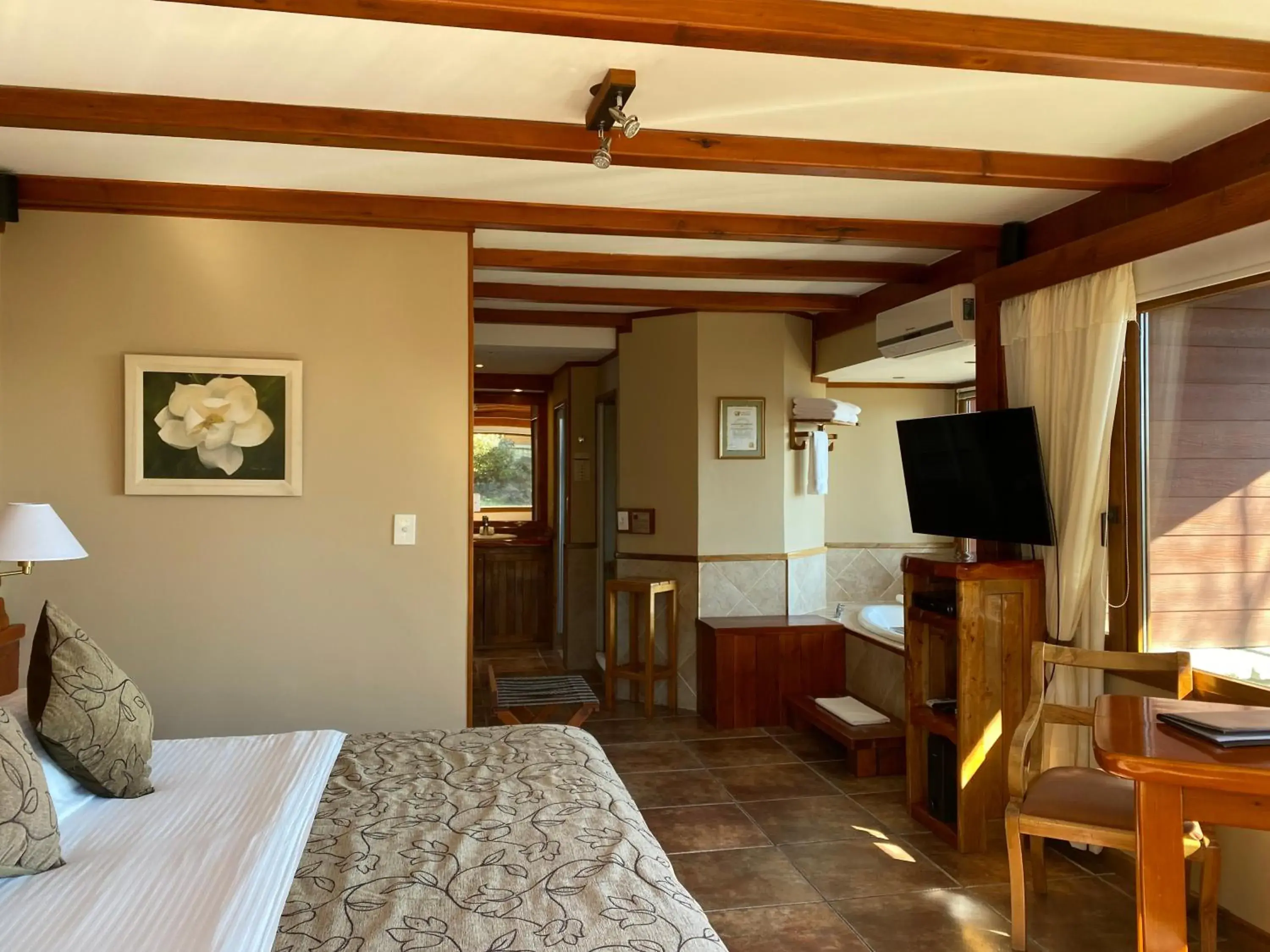 TV and multimedia, Bed in Charming Luxury Lodge & Private Spa TV and multimedia, Bed in Charming Luxury Lodge & Private Spa