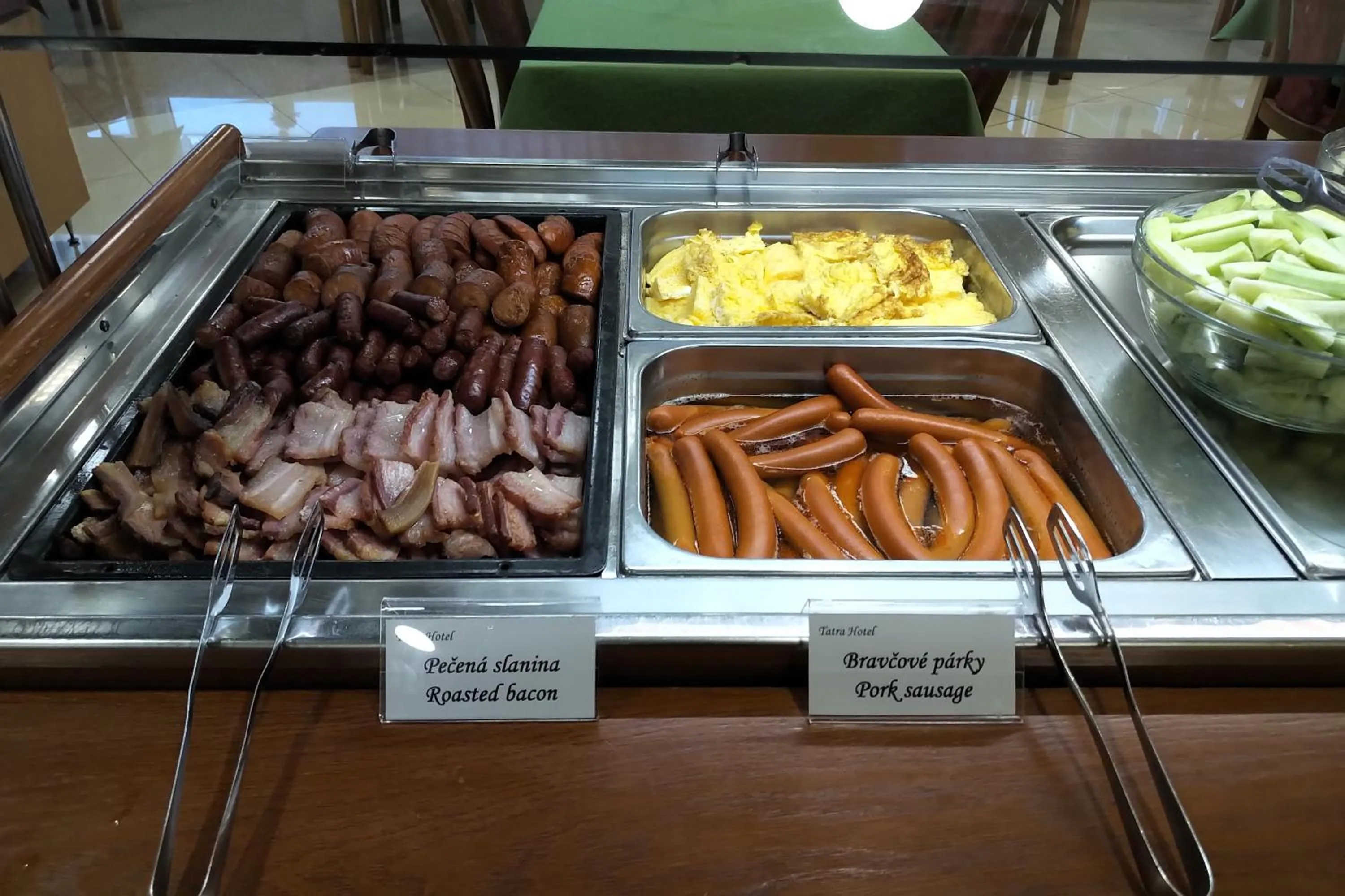 Restaurant/places to eat in Tatra Hotel