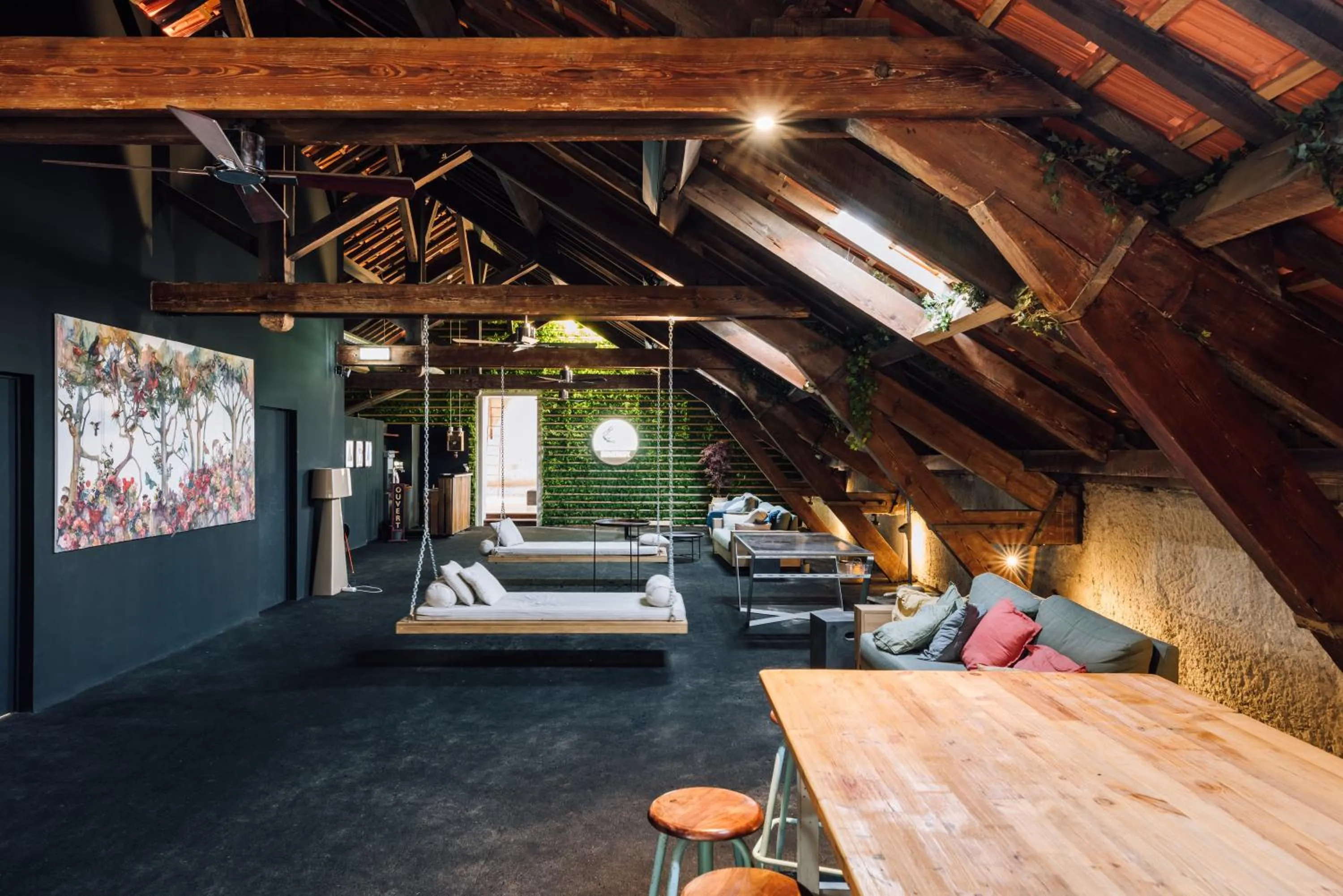 Communal lounge/ TV room, Bed in The Passenger Hostel