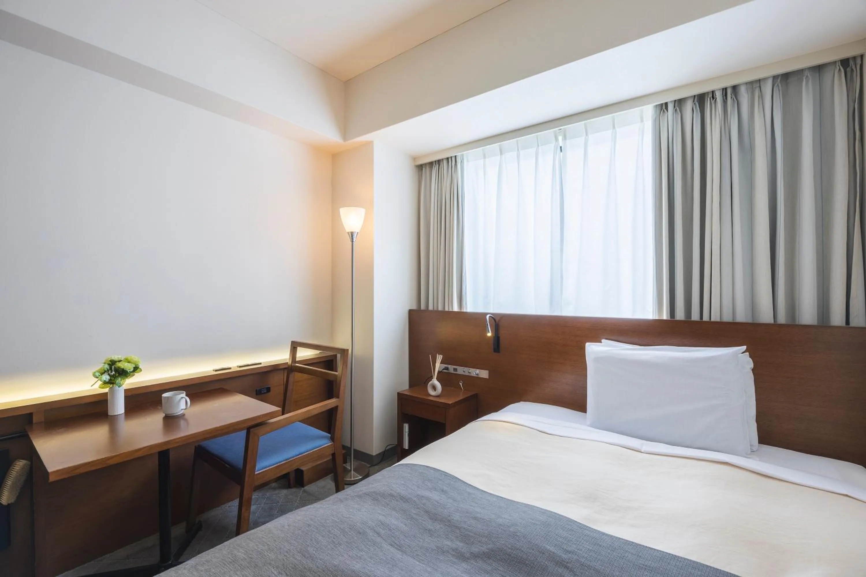 Bed in Tokyo Bay Ariake Washington Hotel