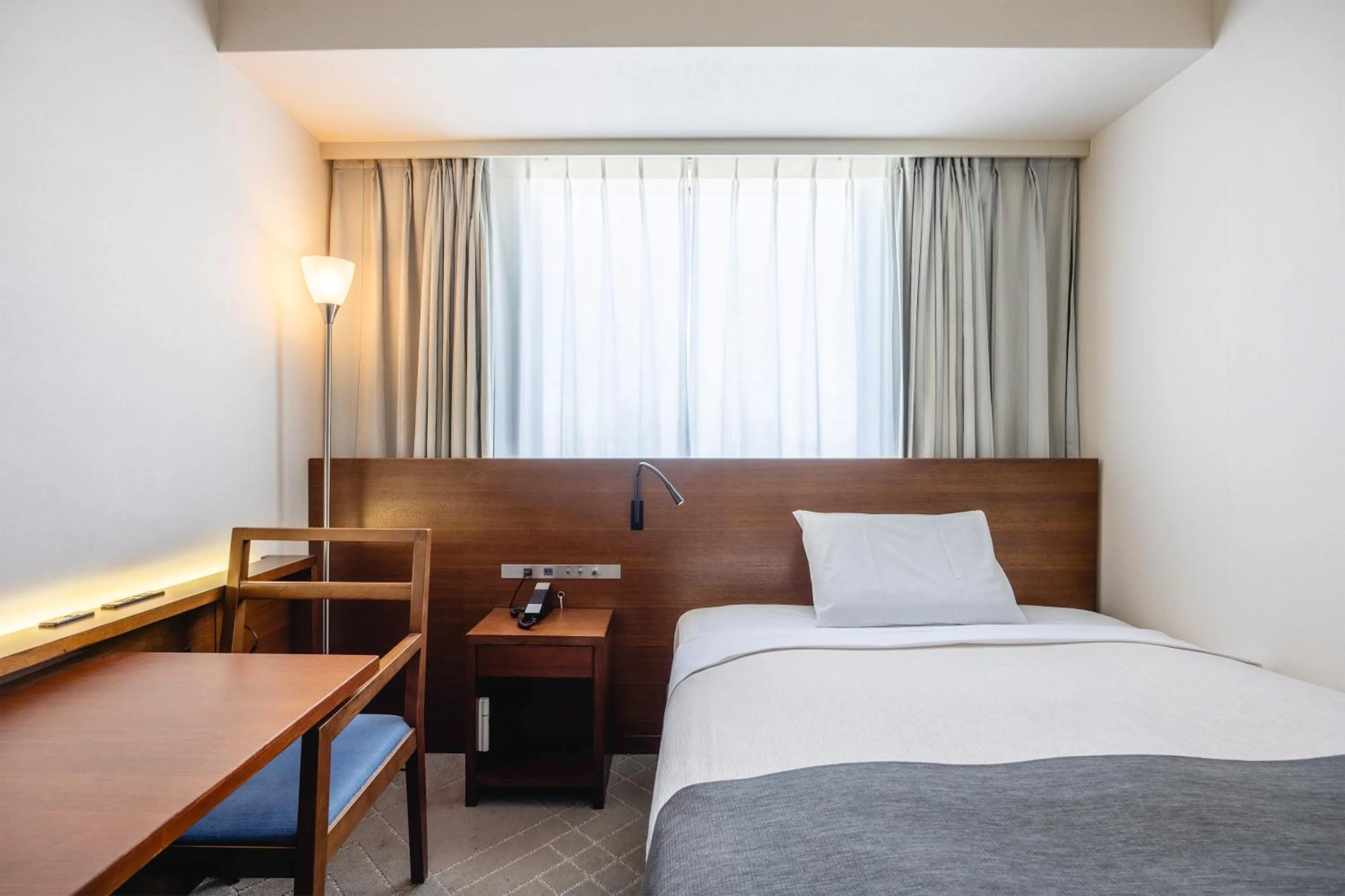 Bed in Tokyo Bay Ariake Washington Hotel