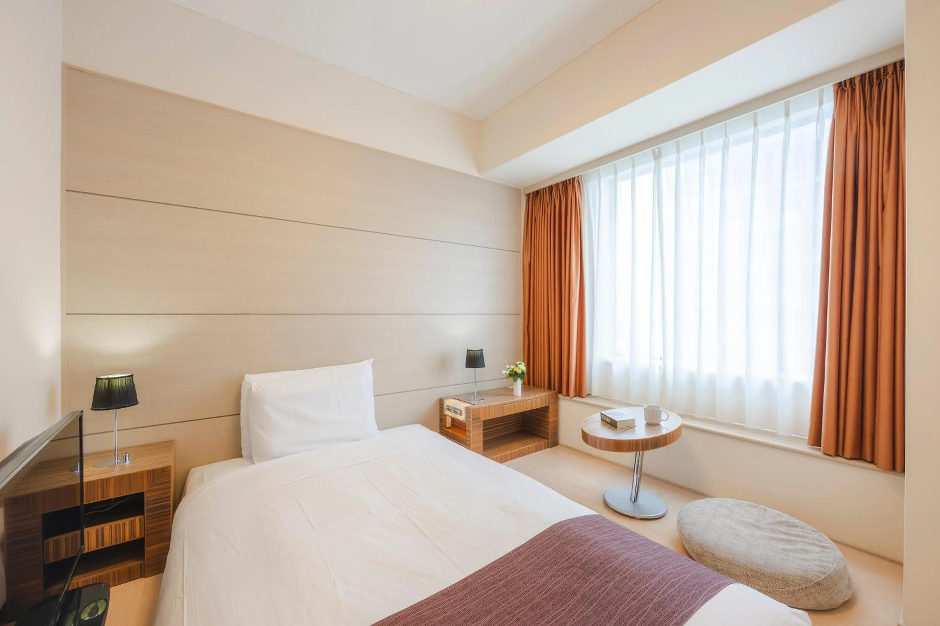 Bed in Tokyo Bay Ariake Washington Hotel