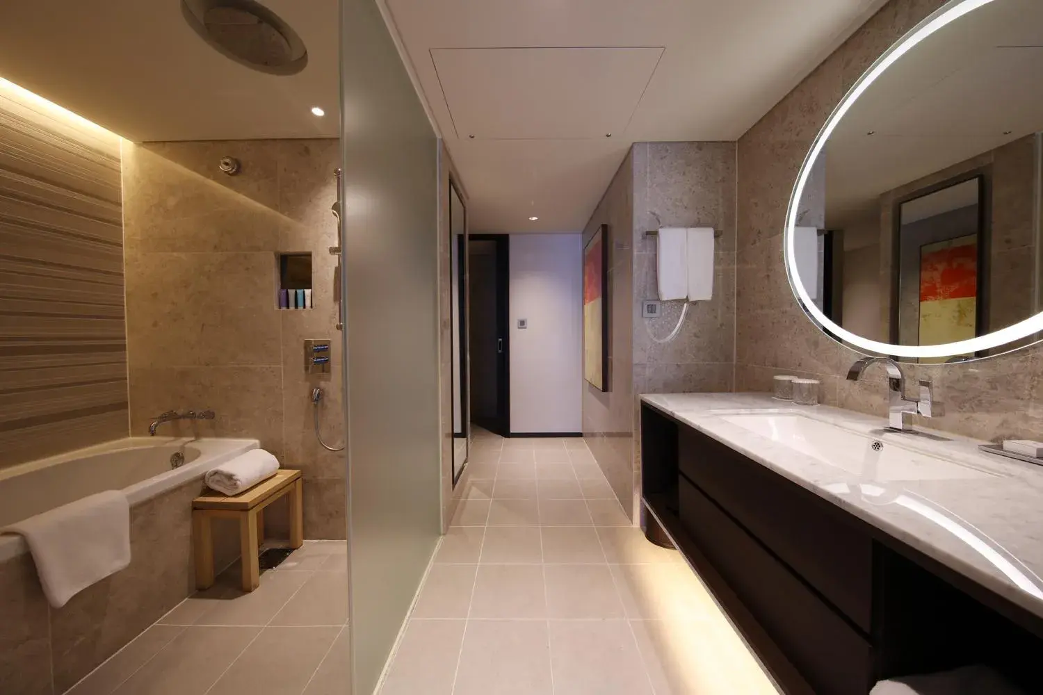 Premier Corner Twin Room with Club SKY Lounge in Royal Hotel Seoul Premier Corner Twin Room with Club SKY Lounge in Royal Hotel Seoul