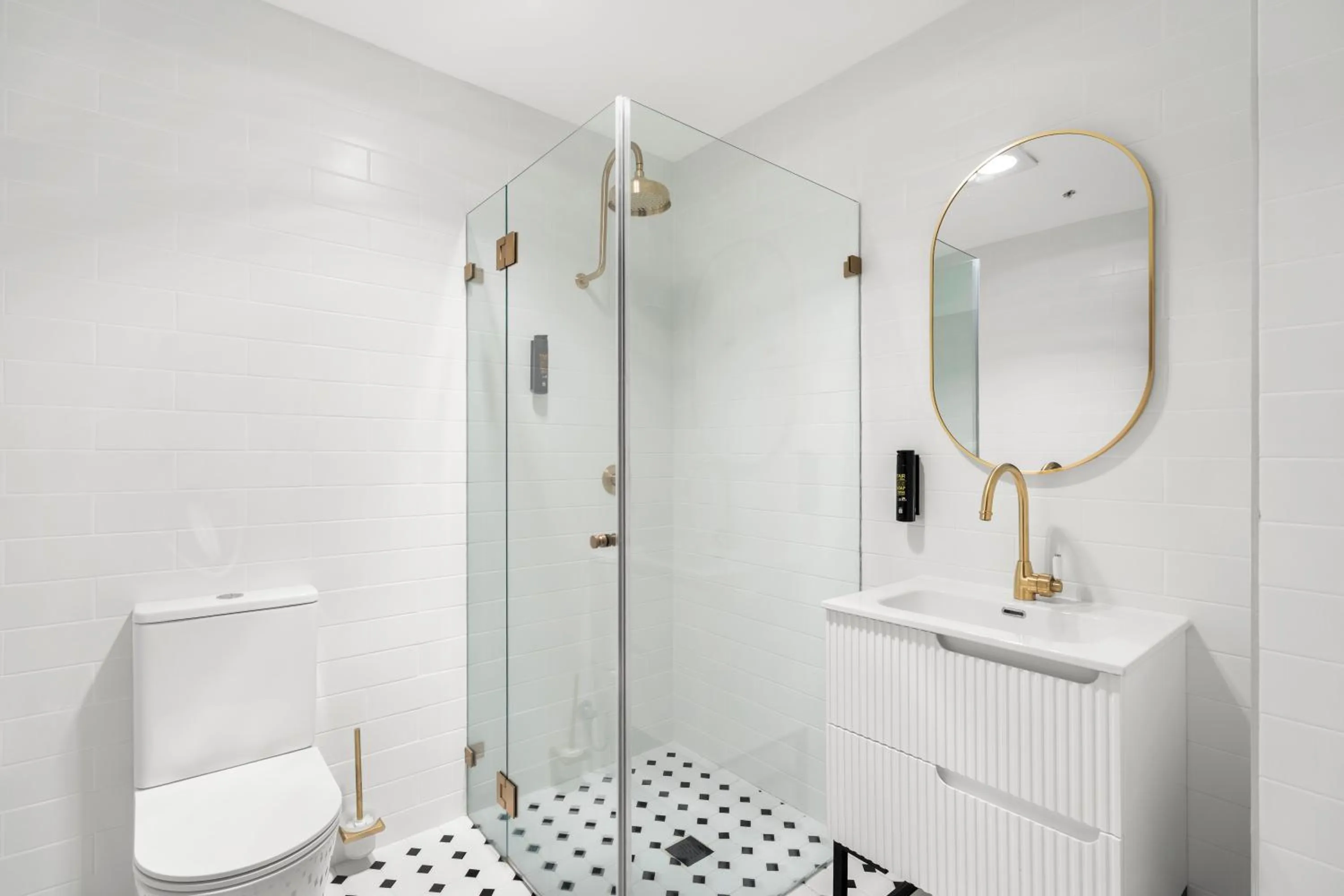 Shower in Metropole Katoomba