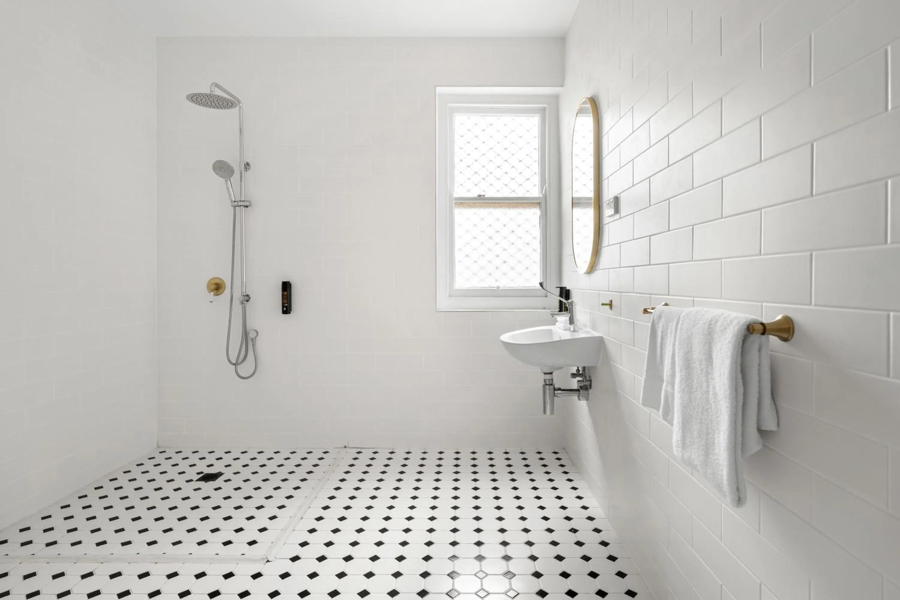 Shower in Metropole Katoomba