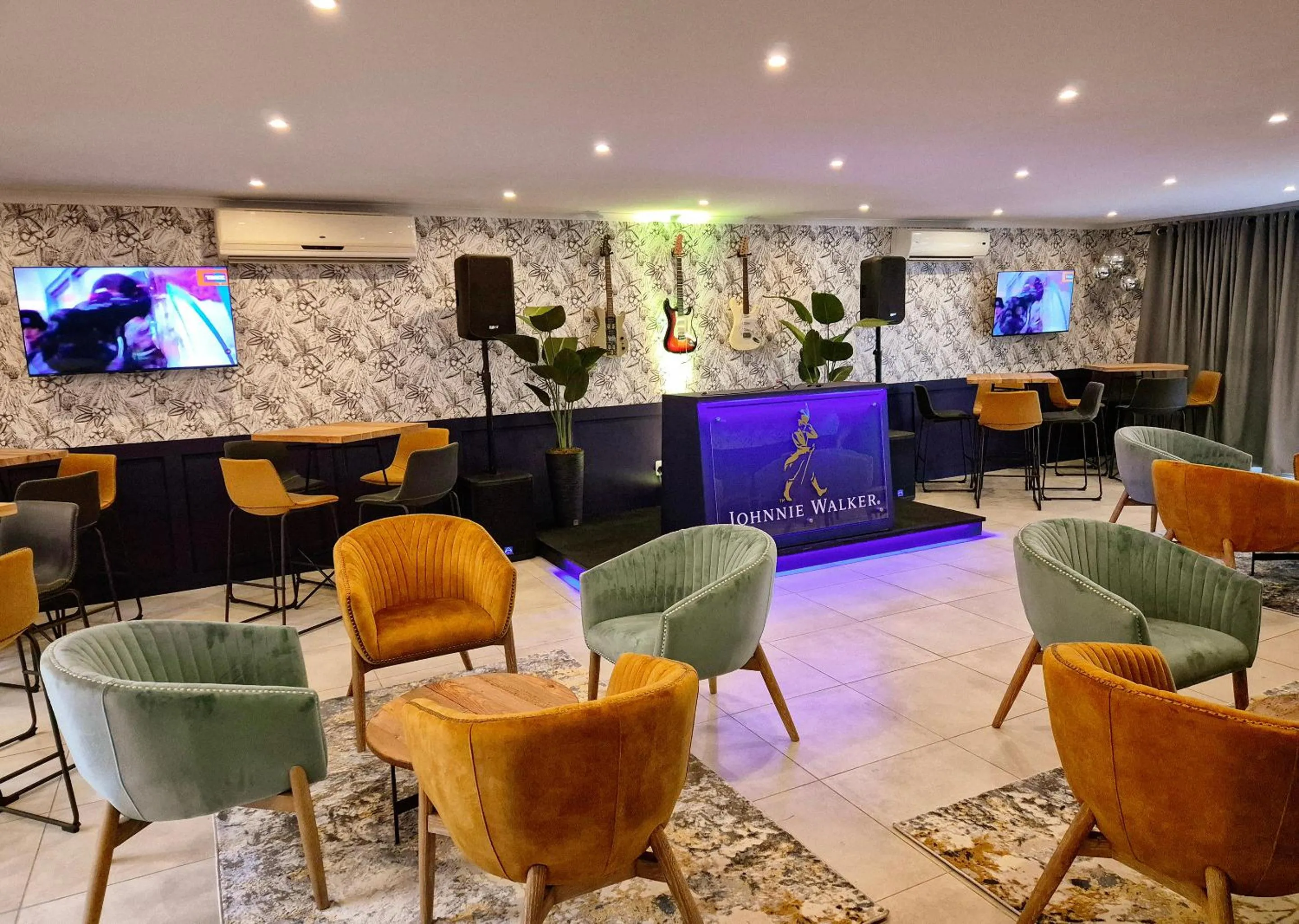 Nightclub / DJ in Blue Marlin All-Inclusive Seascape by Dream Resorts