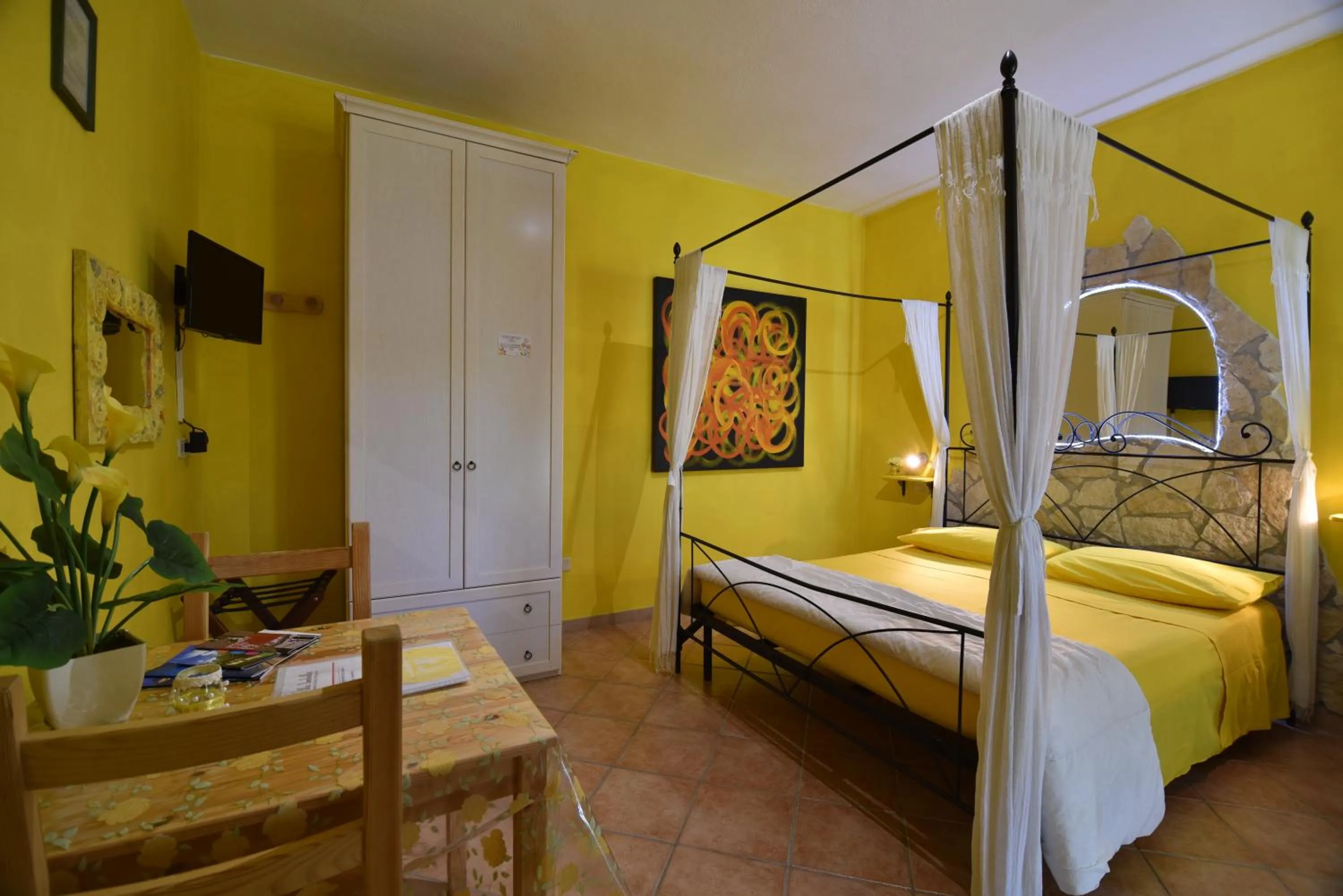 Photo of the whole room, Bed in Villa Isabella