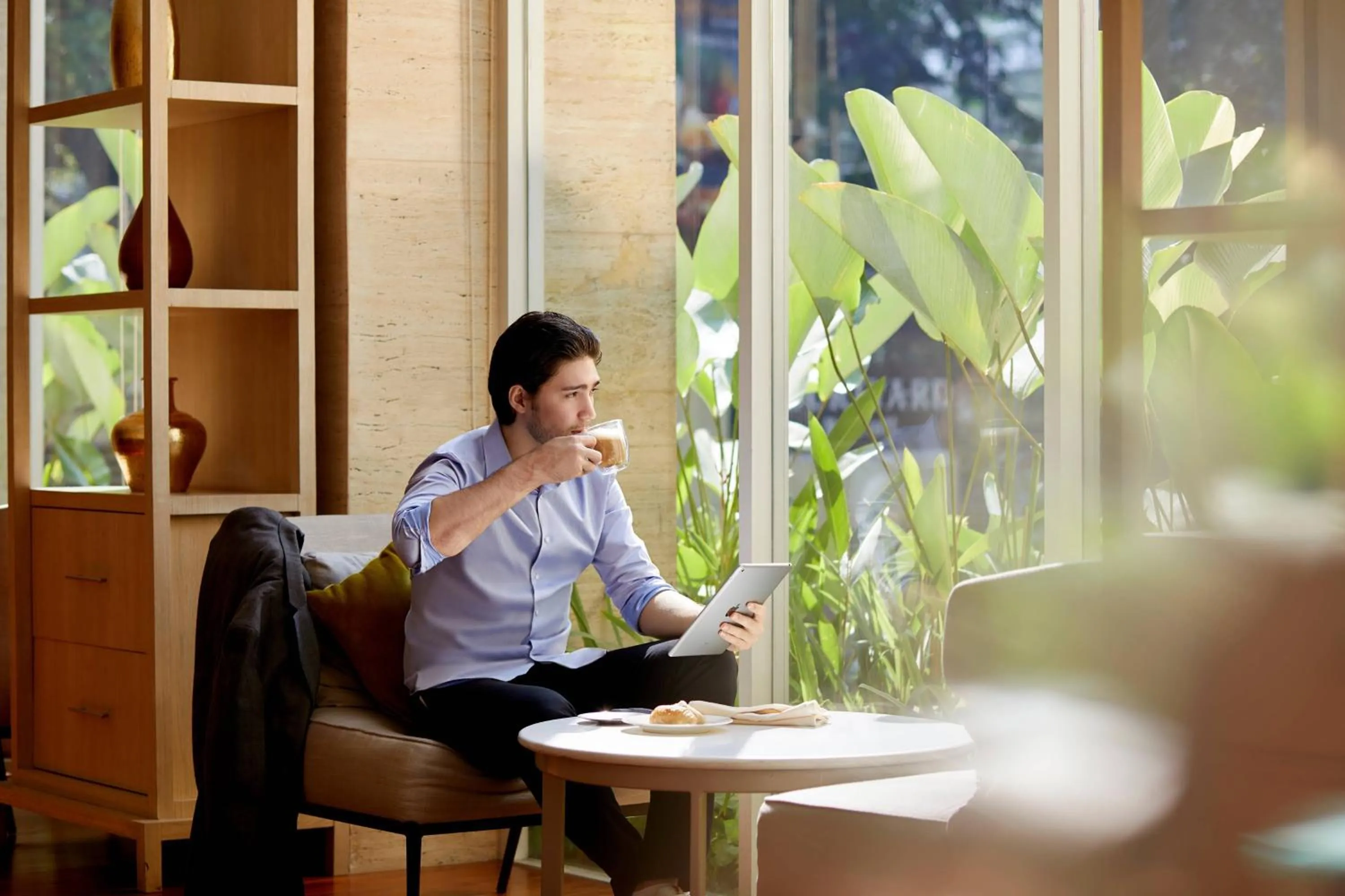 Lounge or bar in Courtyard by Marriott Bandung Dago