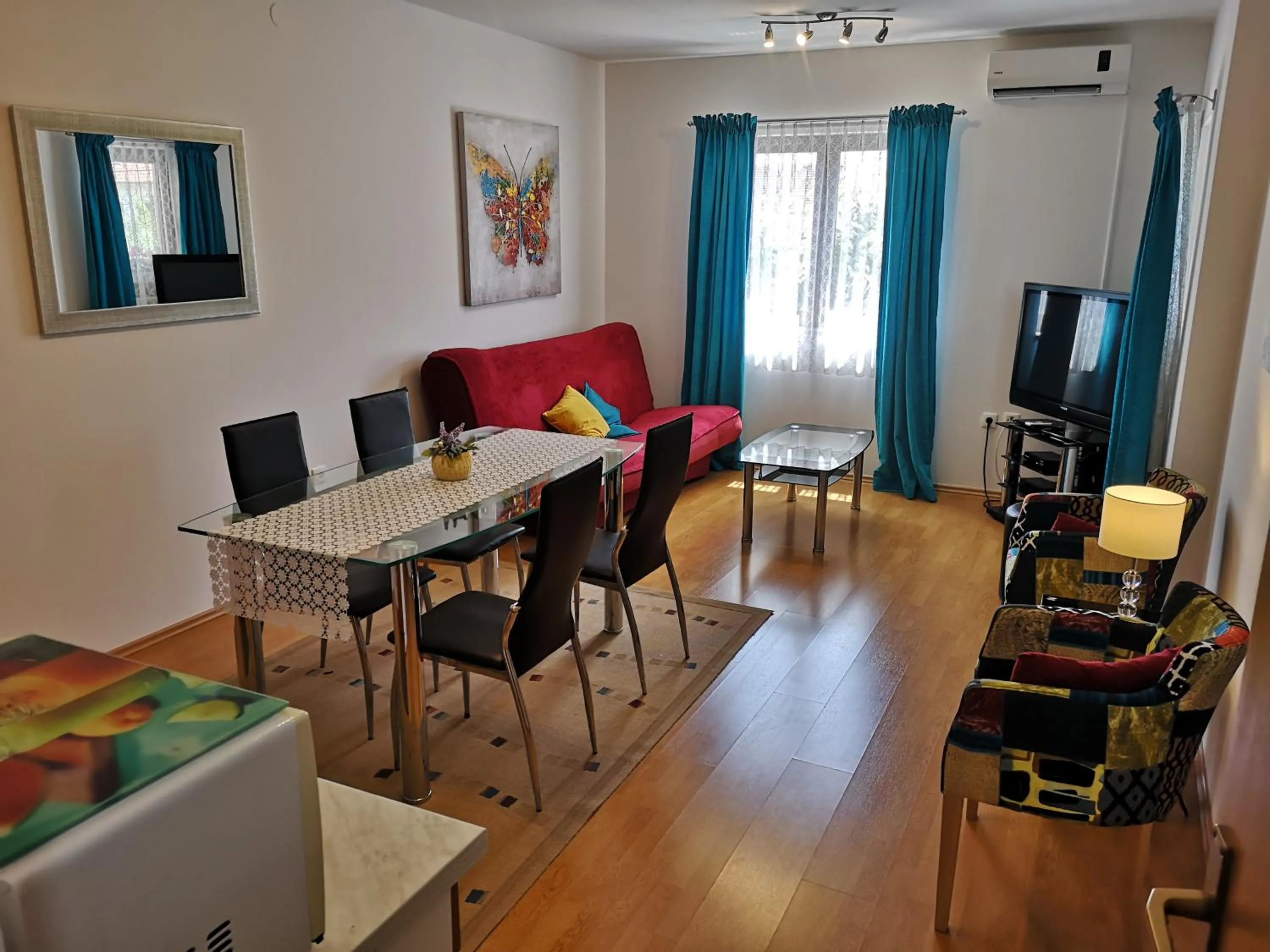 Villa Olivia - Beach & Pool Apartments near Split & Trogir